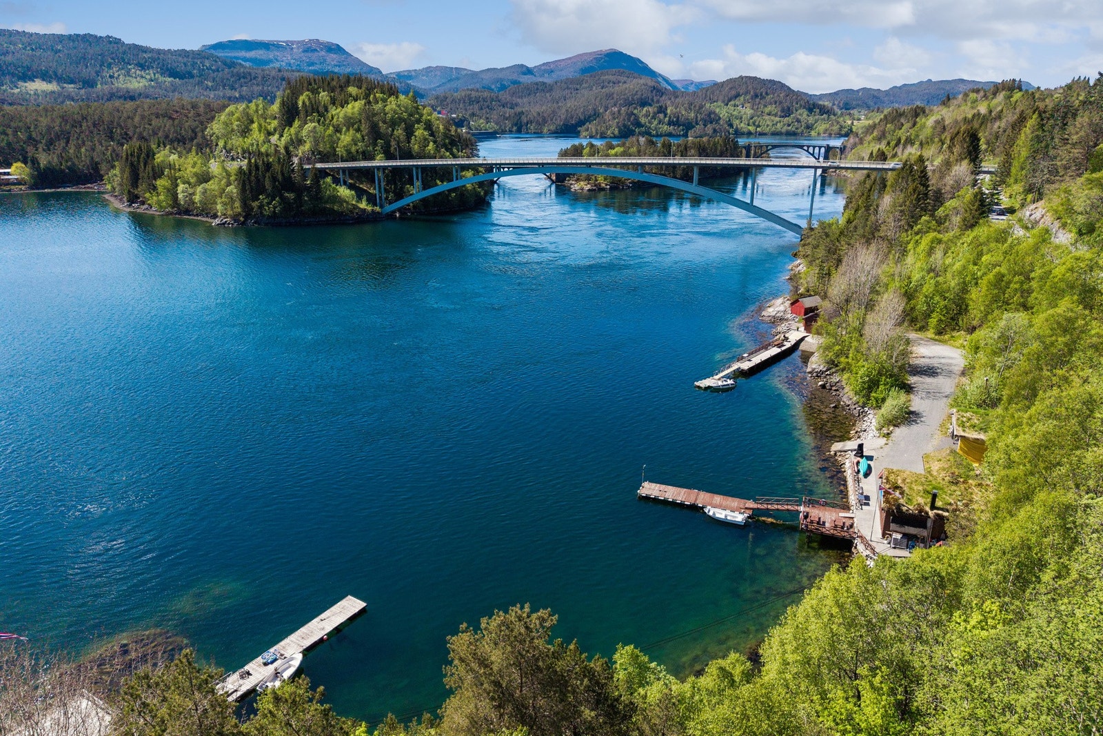 Skodje har mange flotte turområder både ved sjøen og i skog og mark, sommer som vinter. Galleribilde