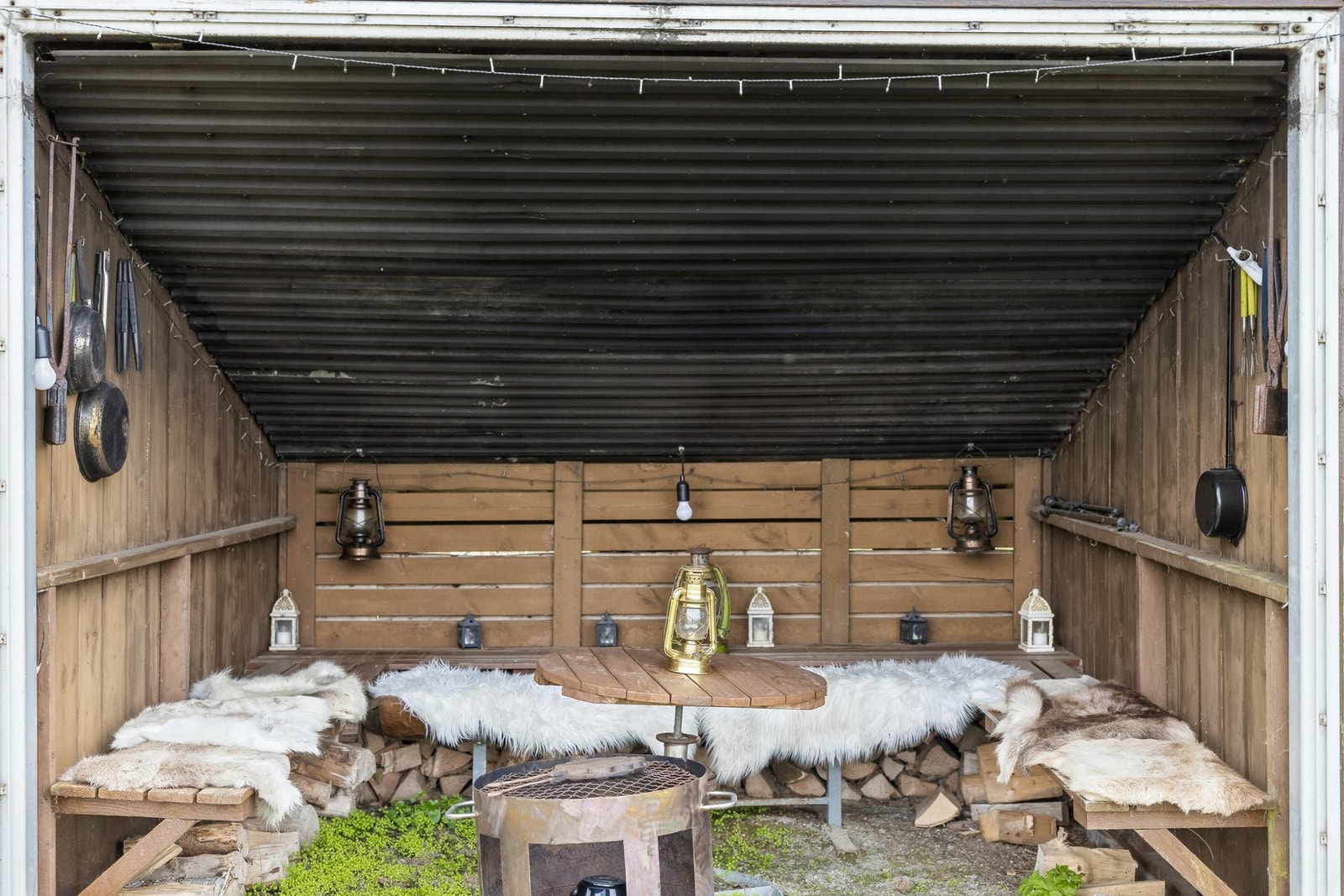 Hyggelig gapahuk nord på tunet Galleribilde