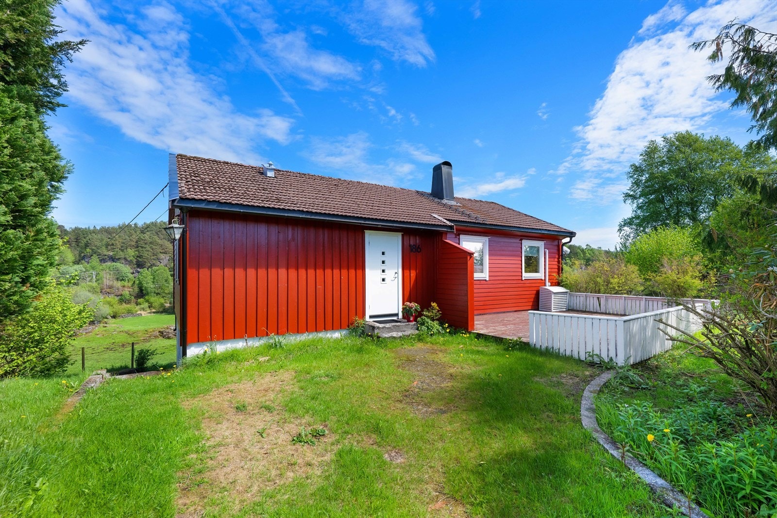 Eneboligen ble oppført i 1966. Galleribilde