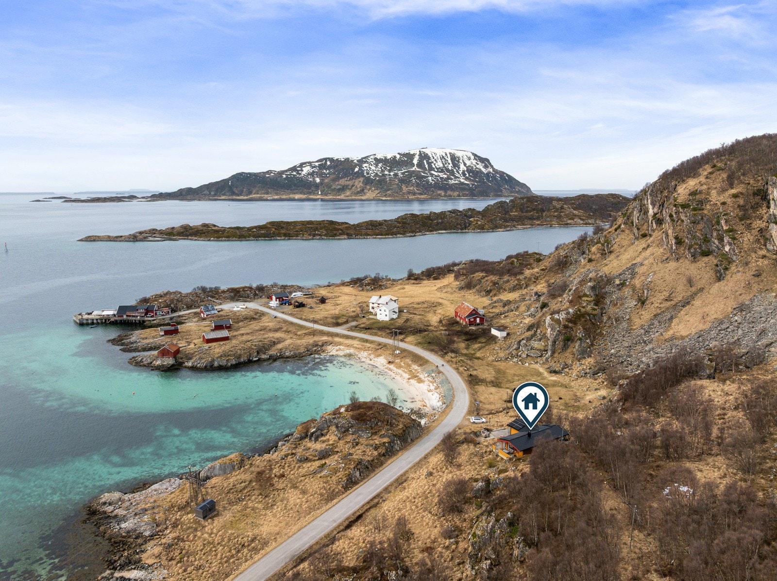 Rebbenesøy er kjent for sin storslåtte natur, vakre kystlandskap og gode muligheter for friluftsliv. Galleribilde