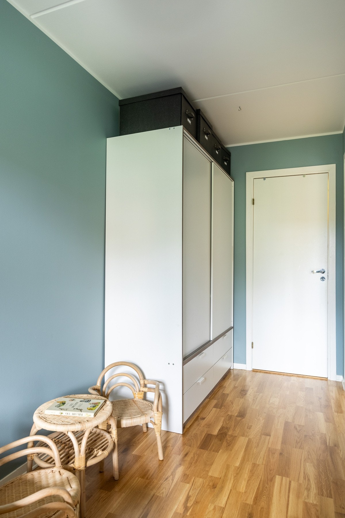 Fra soverom 2 er det adkomst til en praktisk innvendig bod. Galleribilde