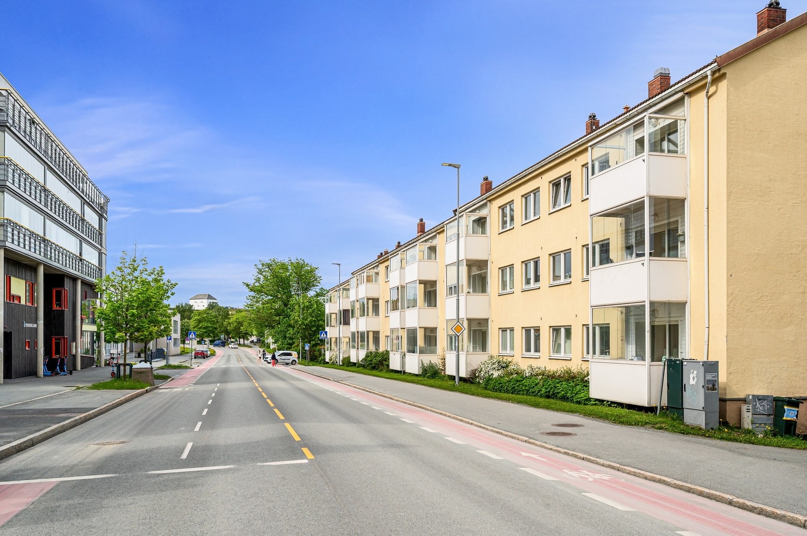 Boligen ligger sentralt til med nærhet til NTNU og Solsiden. Galleribilde