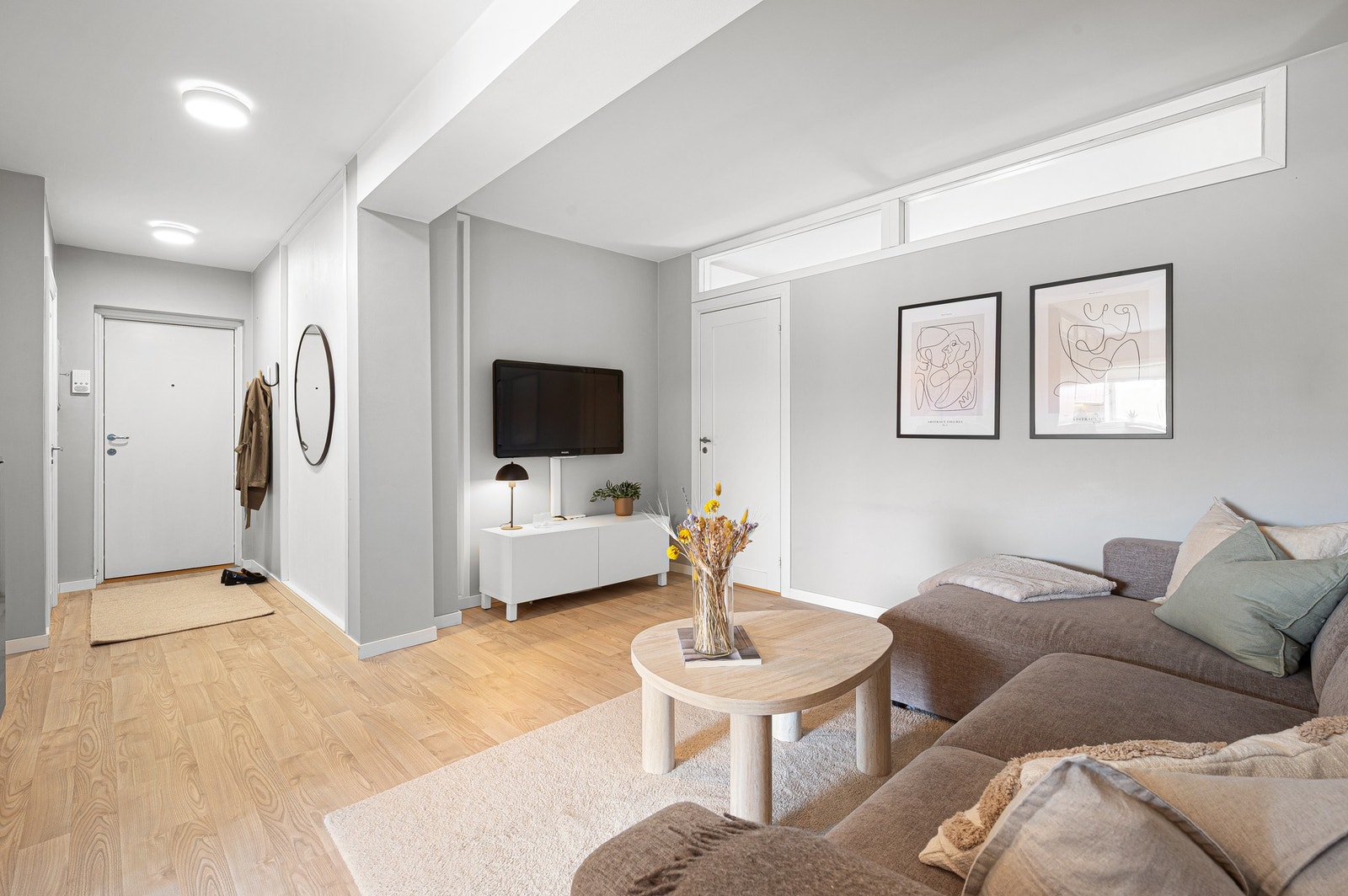 Leiligheten har en lys og romslig stue som er lett å innrede. Galleribilde