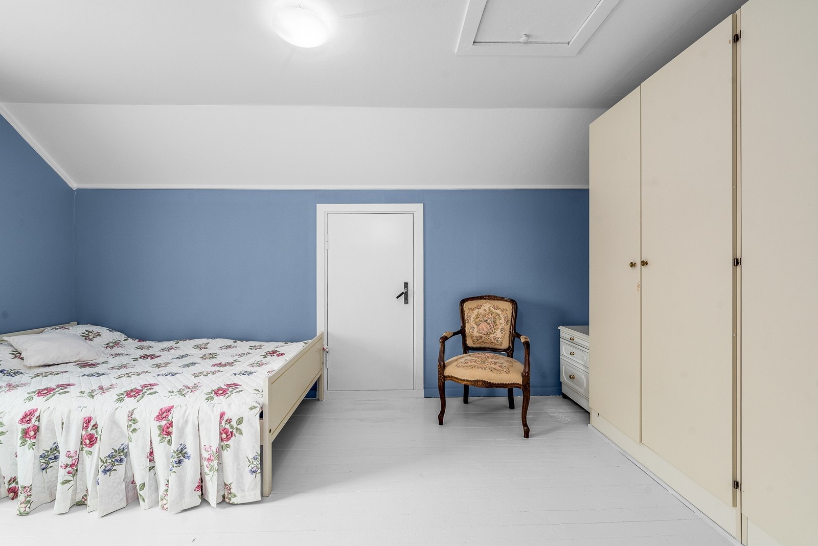 Det andre soverommet har god plass til seng og garderobeskap. Galleribilde