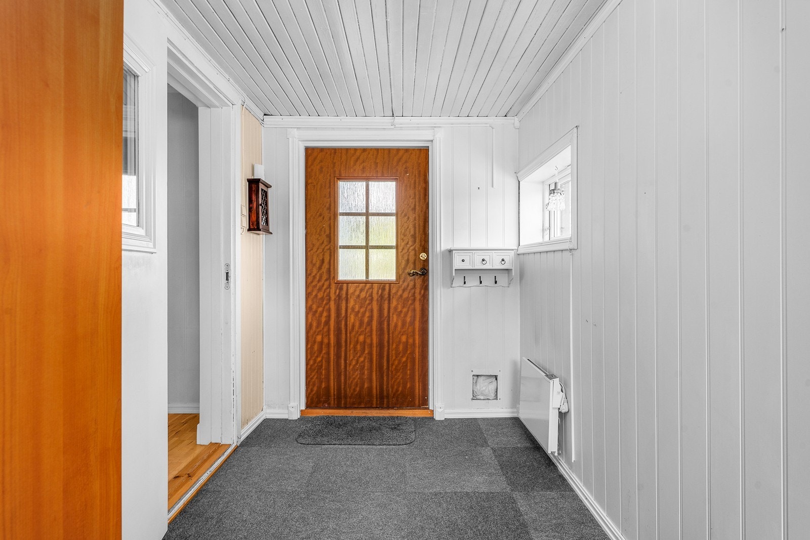 Entrén har god plass til oppbevaring og har direkte tilgang til boligens øvrige rom. Galleribilde