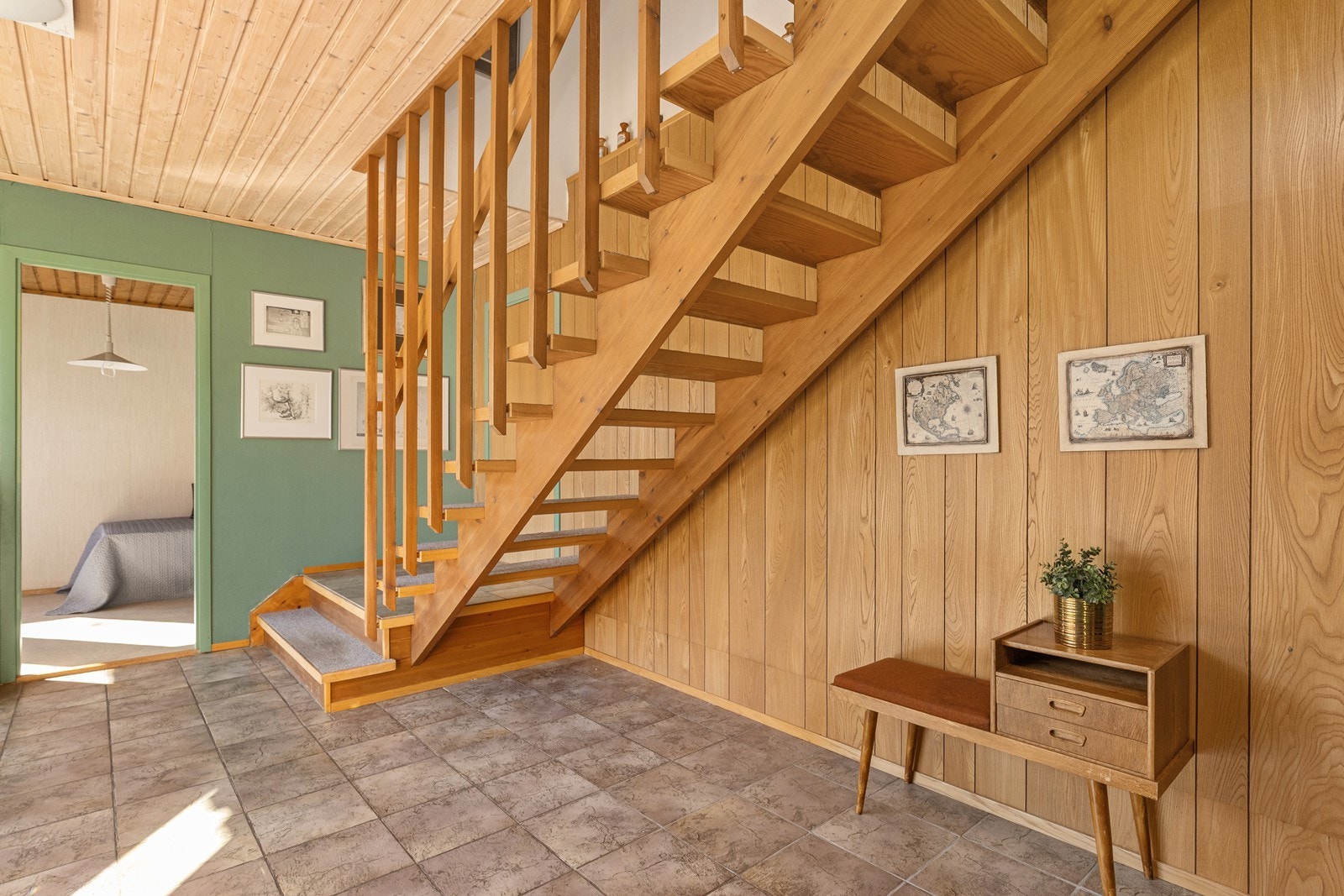 Hall og trappegang. Galleribilde