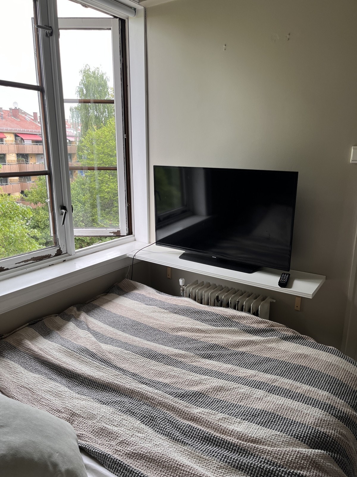 God belysning fra vindu. Galleribilde