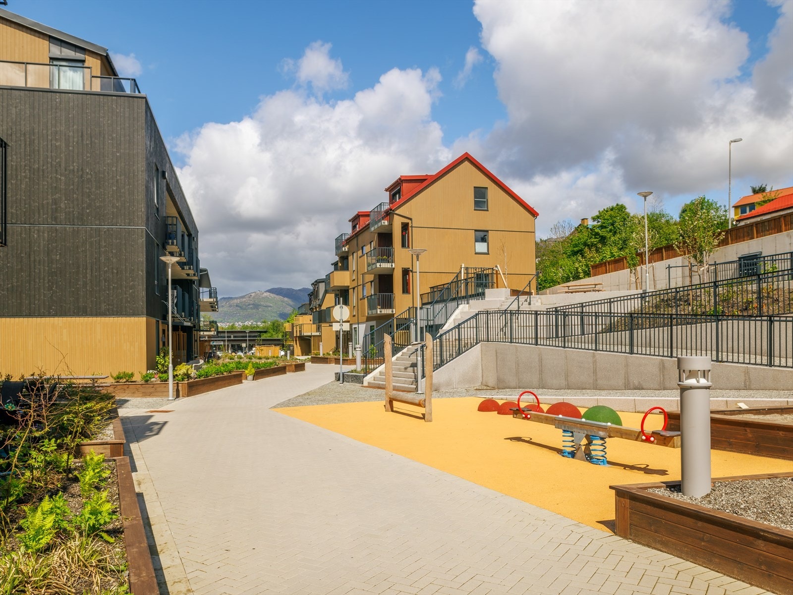Her er også lekeplass, hyggelige sittegrupper m.m. Galleribilde