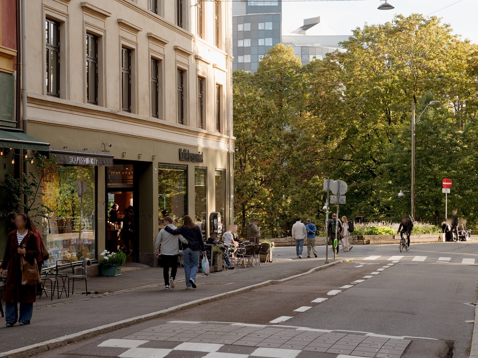 Det er kort vei til Grünerløkka med et bredt utvalg av restauranter, butikker og kaféer. Galleribilde