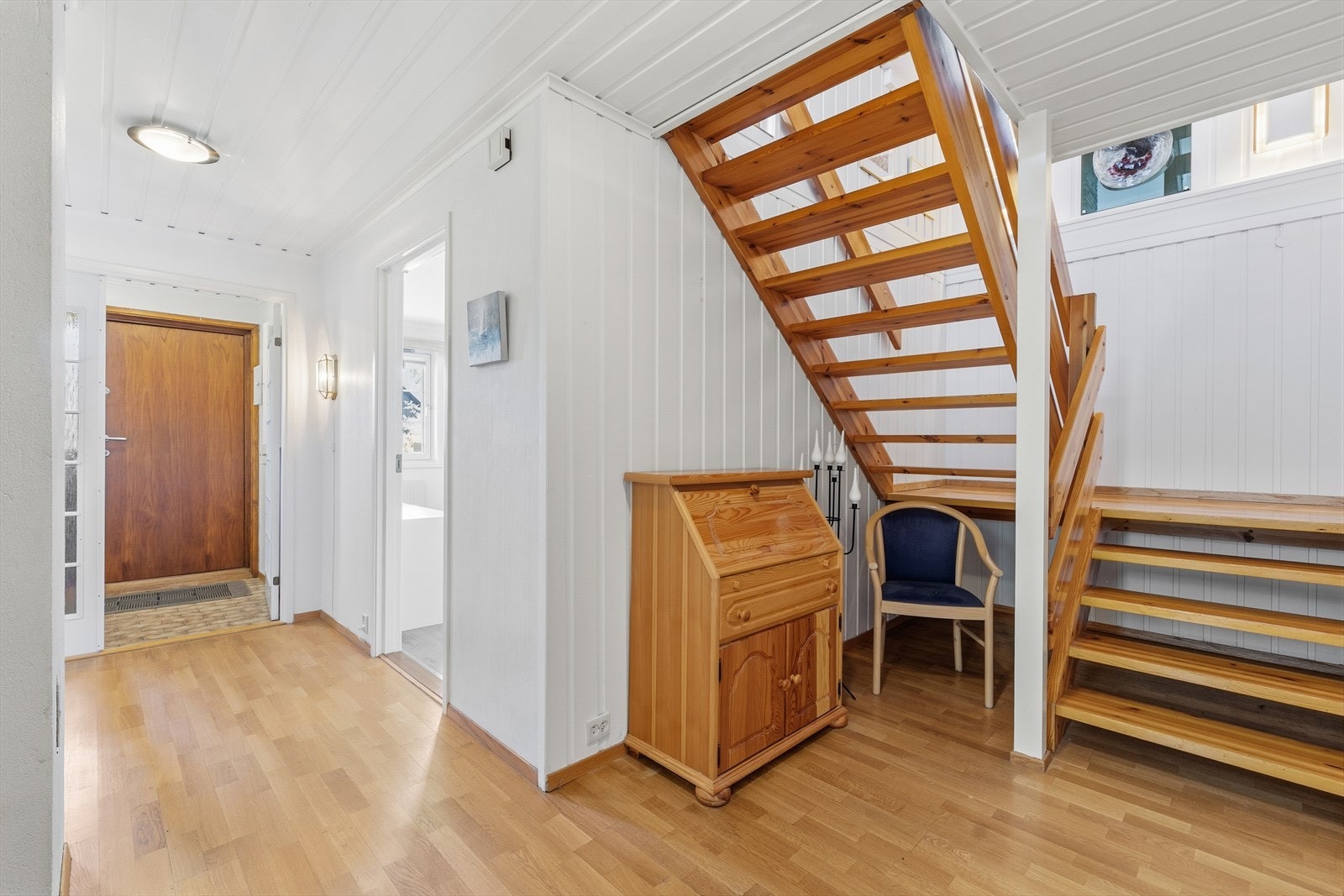 Åpen trappegang til 1. etasje. Galleribilde