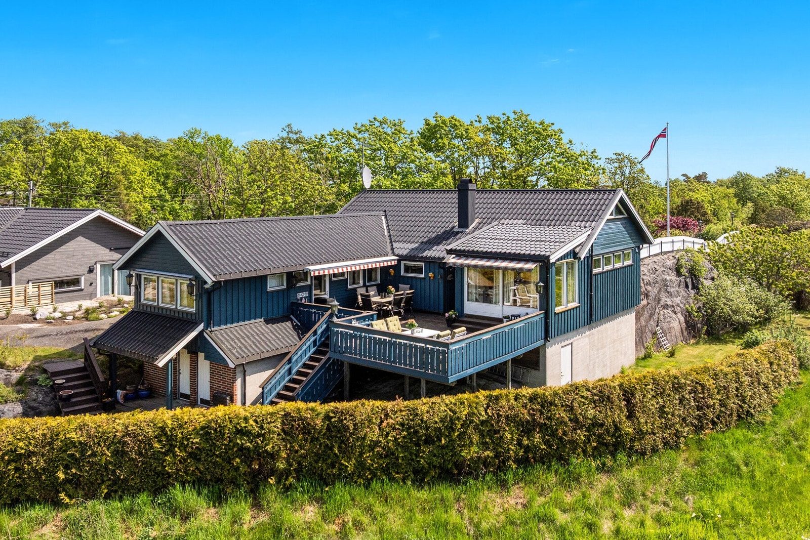 Stor og innholdsrik fritidsbolig med attraktiv beliggenhet. Galleribilde