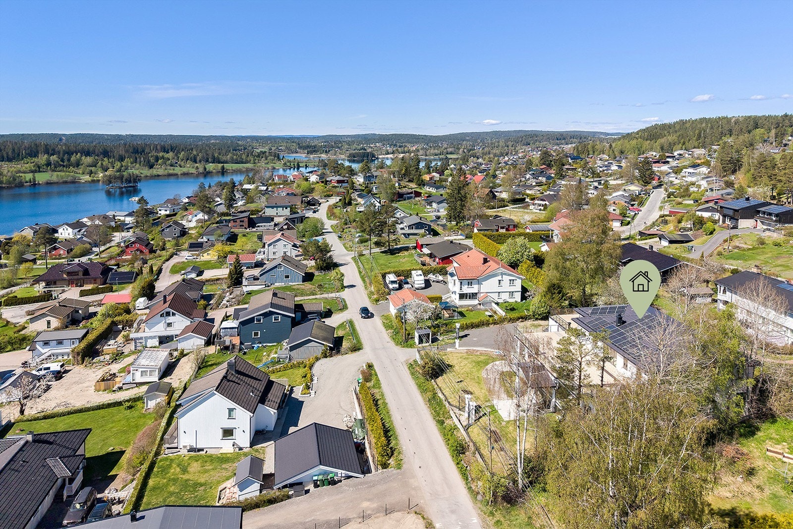 Her får man en svært innholdsrik enebolig med en hoveddel, utleiedel og hybel. Galleribilde