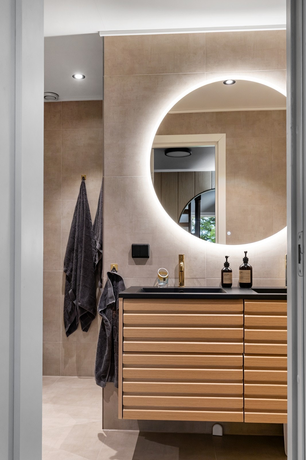 Badet i 1.etasje ble oppgradert i 2024. Galleribilde