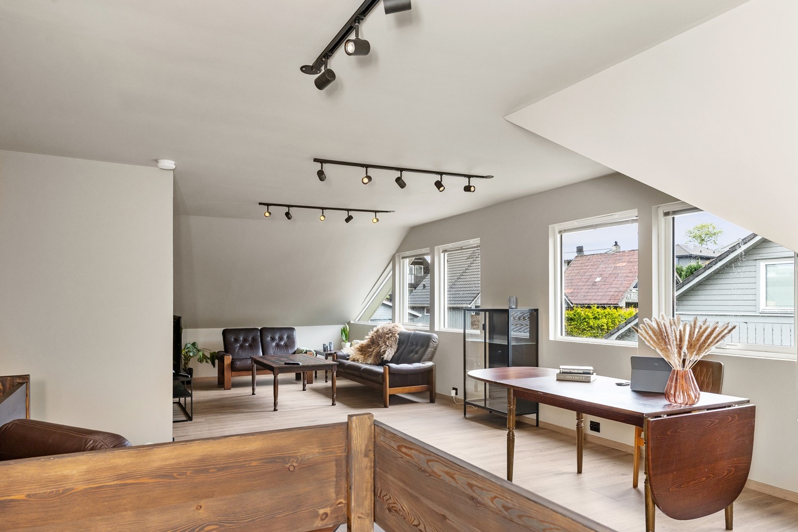 Kjekk og romslig loftstue som er perfekt for store og små. Galleribilde