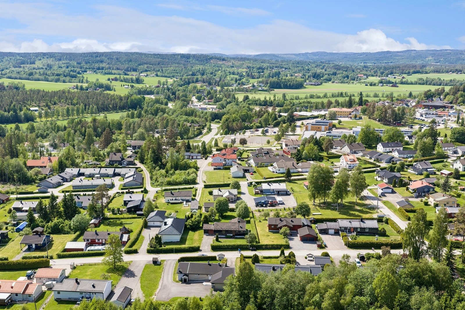Enkel hverdagsløgistikk med kort gangavstand til både Skotterud skole (1.-7. trinn) og Eidskog ungdomsskole. Galleribilde