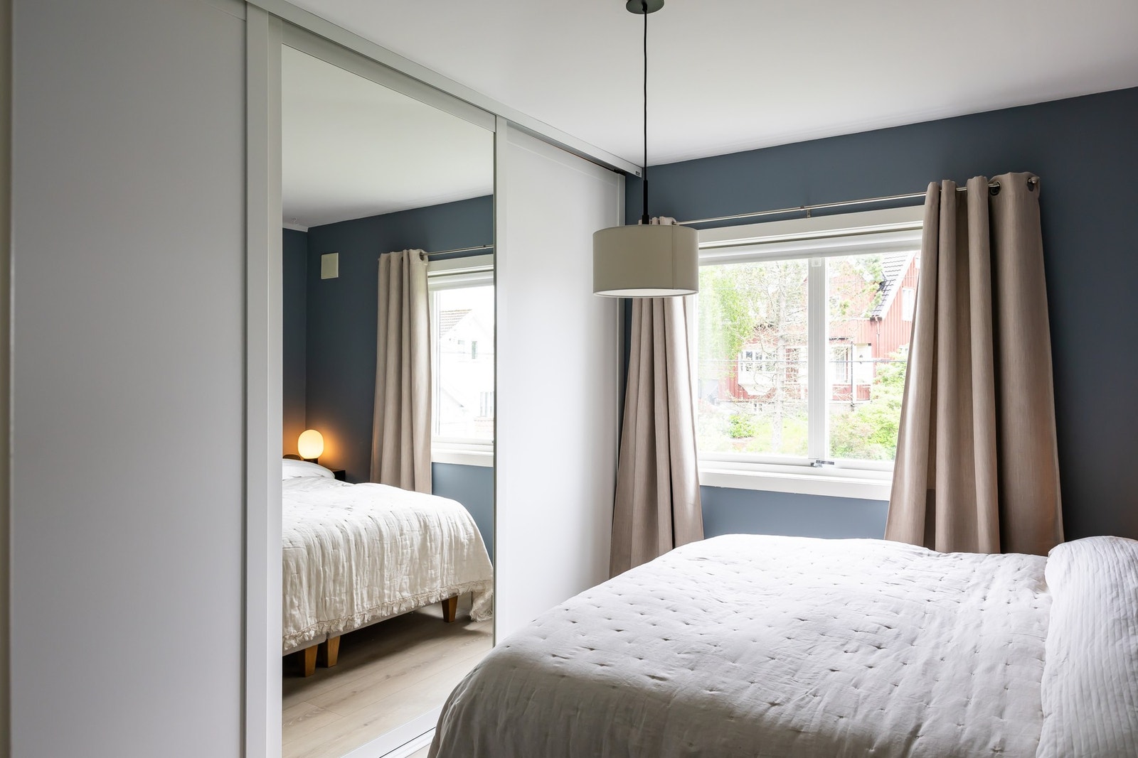 Hovedsoverom med adkomst fra entré Galleribilde