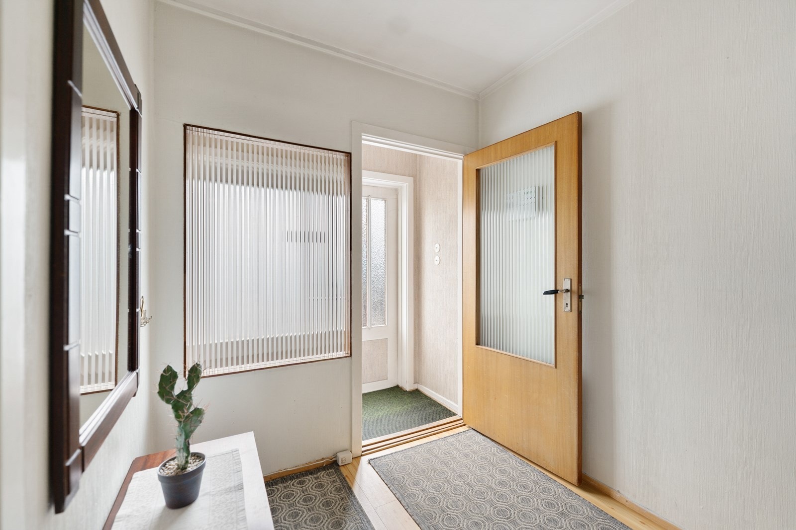 Hovedinngang og entré Galleribilde