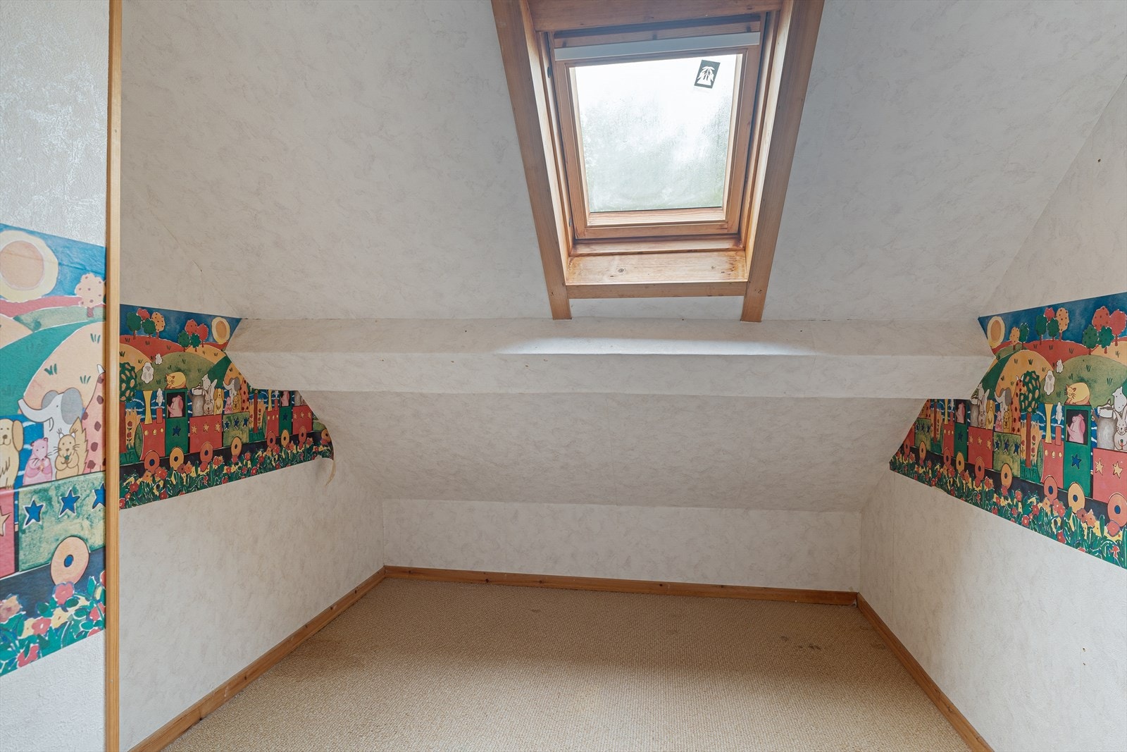 Soverom nr. 2 med takvindu Galleribilde