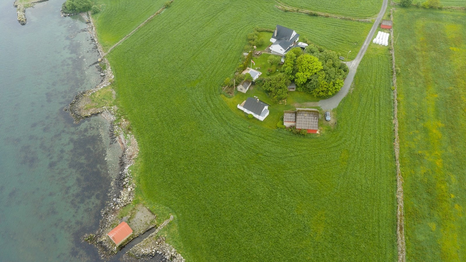 Eiendommen i fugleperspektiv Galleribilde