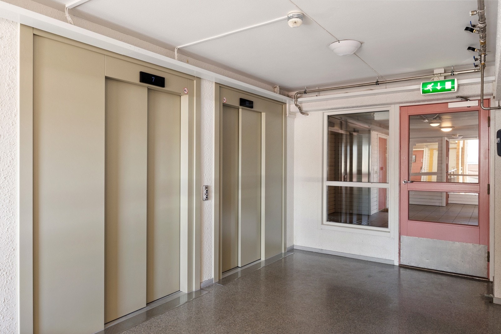 Adkost til boligen via heis, evt trappegang. Galleribilde