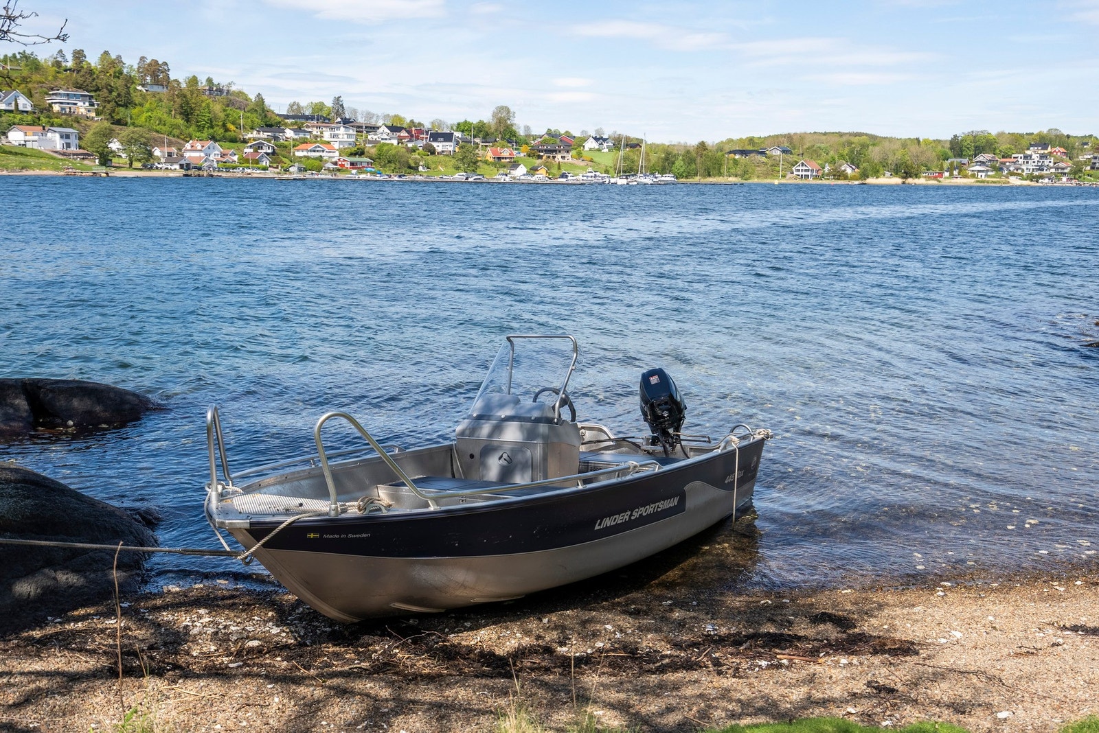 Fin båtadkomst fra Storevar. Båt medfølger. Galleribilde