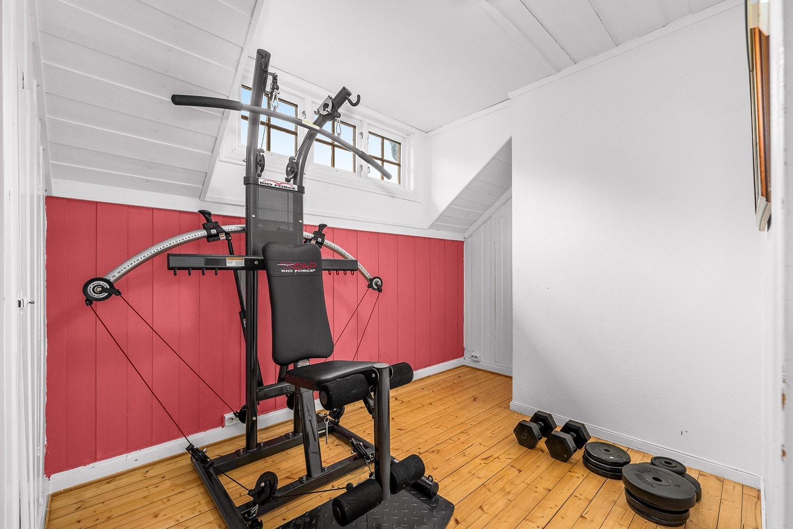 Enda et innredet rom i etasjen som i dag benyttes til trening. Galleribilde