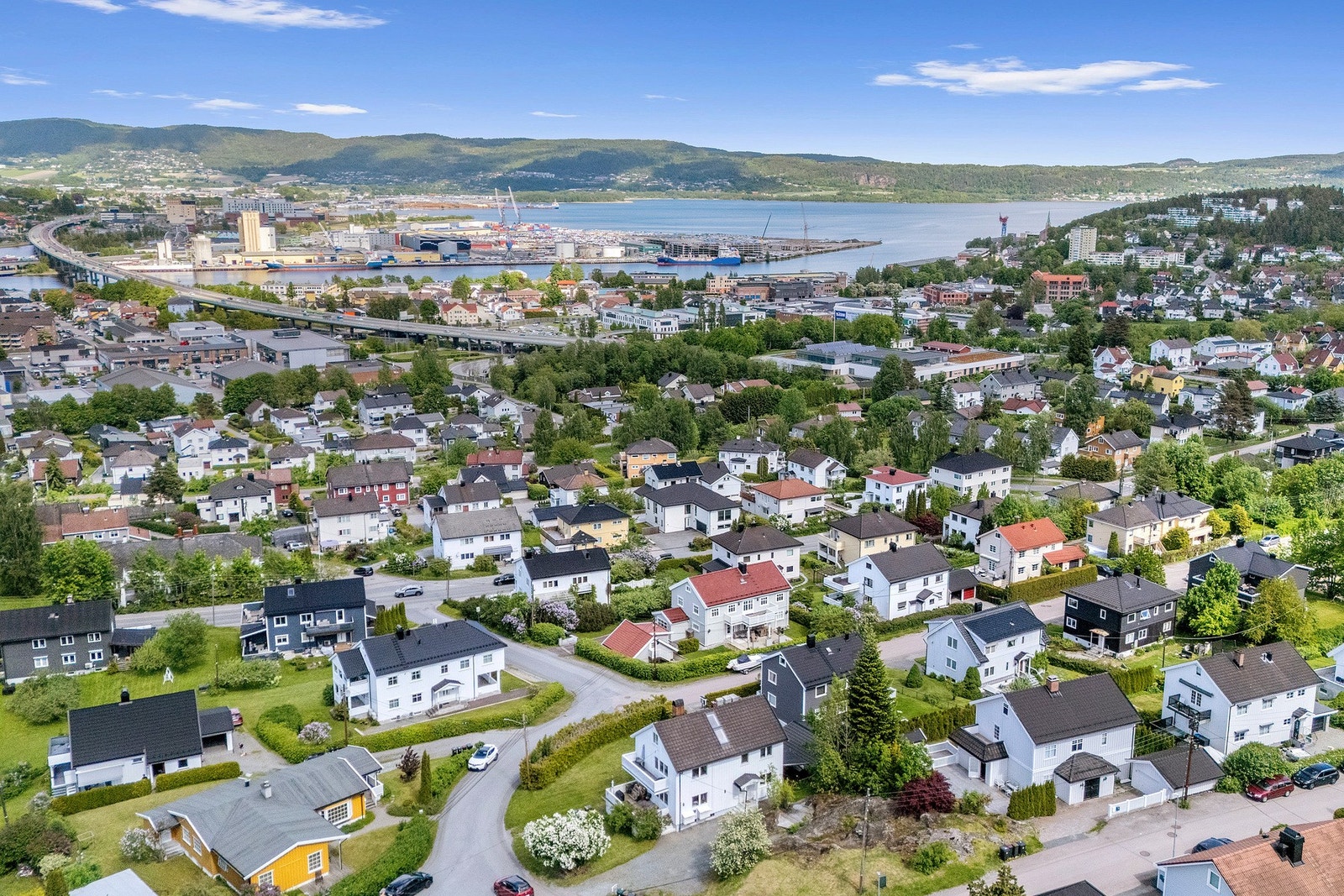 Her ligger du sentralt til i Drammen, med kort vei til byens fasiliteter og fjorden Galleribilde