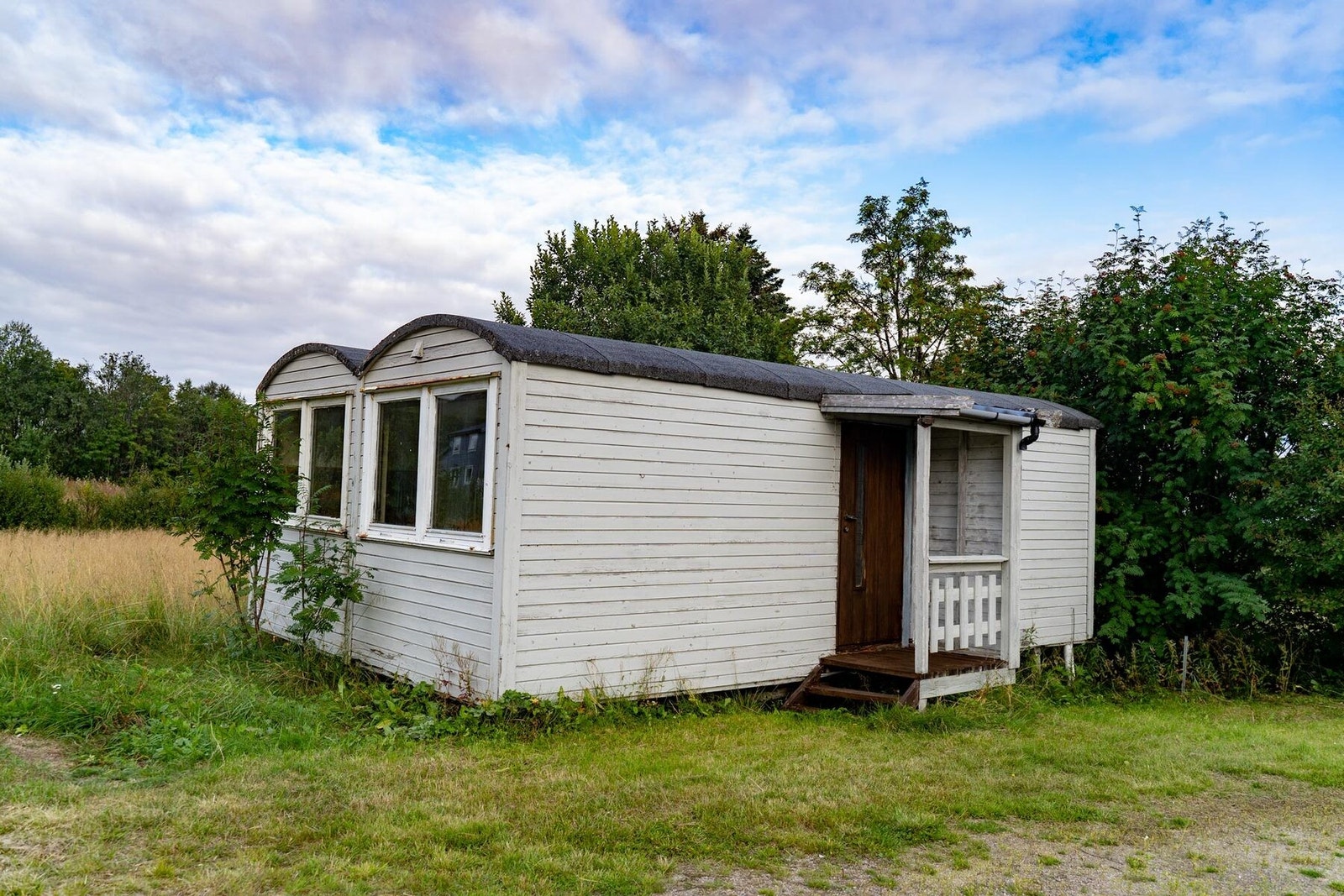 Brakke med rom for ekstra lagring. Galleribilde