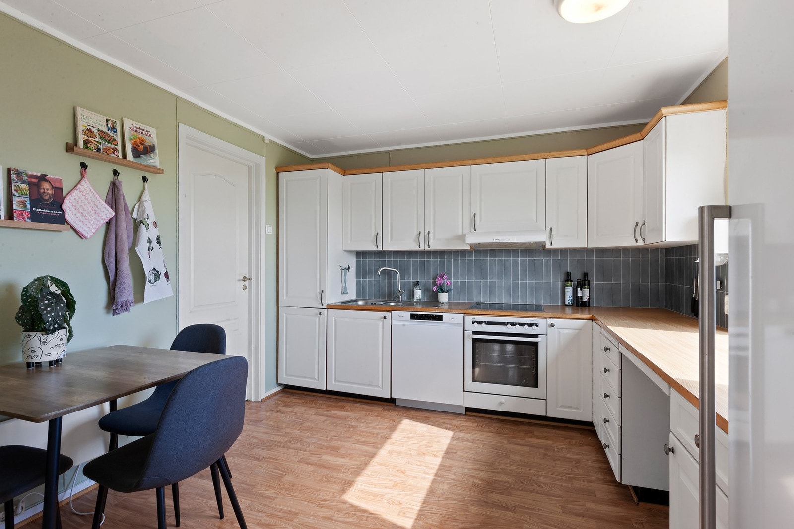 Her er det også plass til kjøkkenbord, om ønskelig. Galleribilde