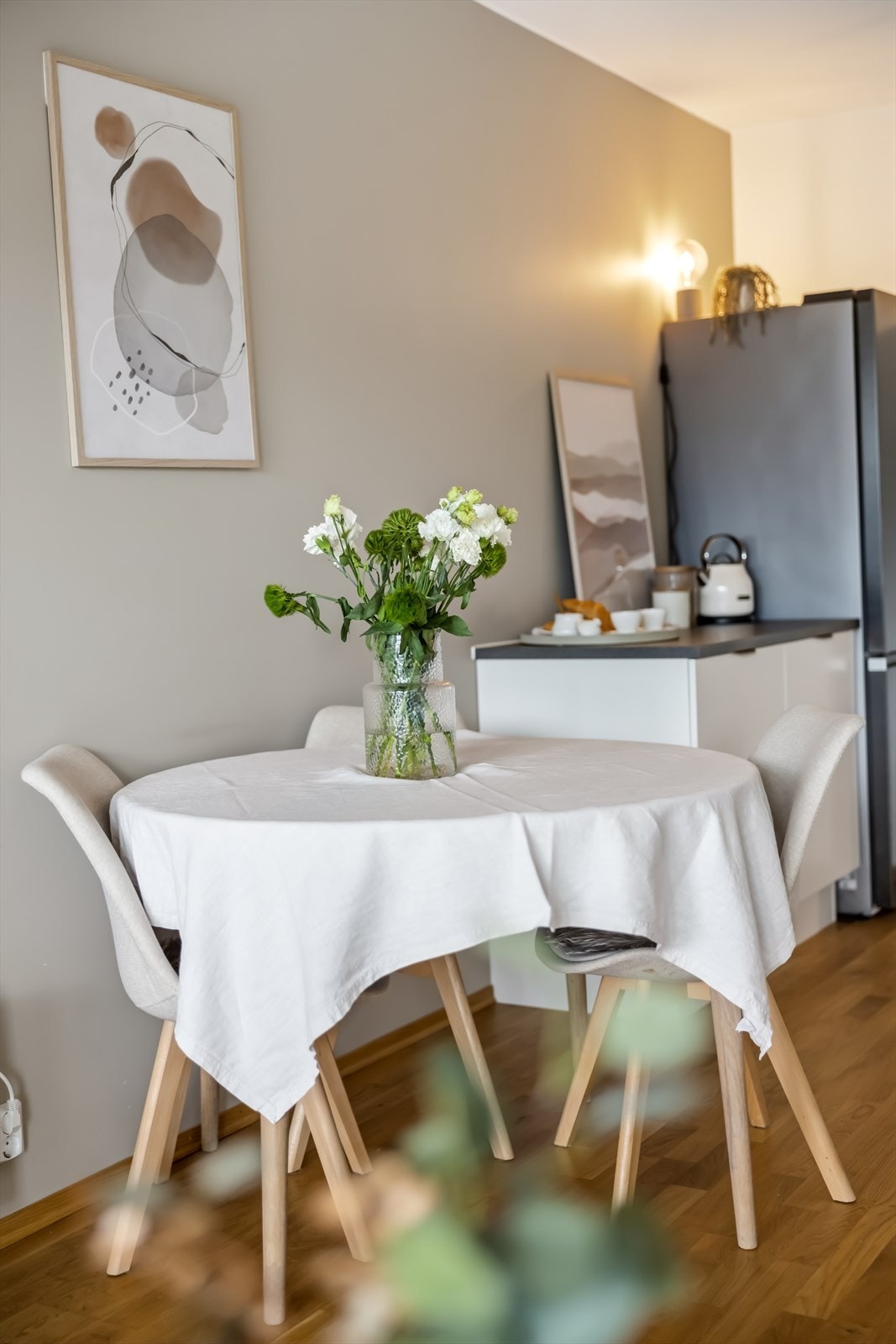 Her ligger alt til rette for å samle venner og familie til gode måltider og fine øyeblikk. Galleribilde