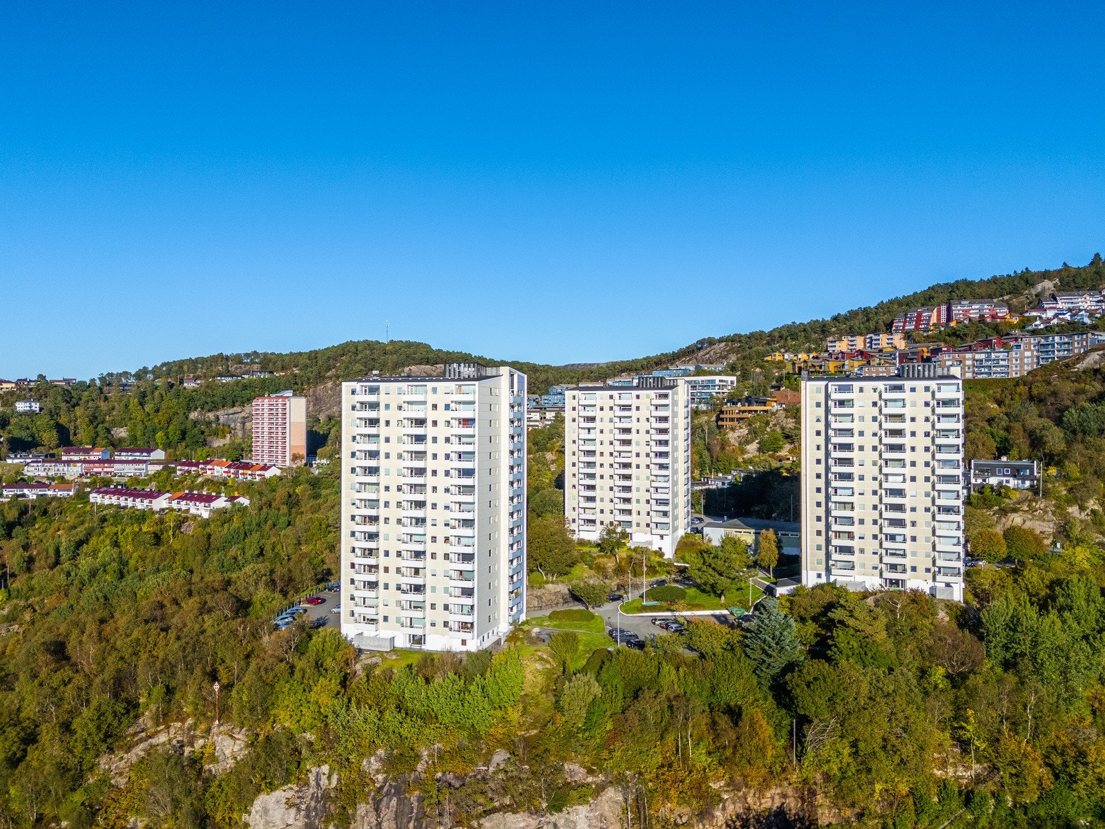 Brunestykket 4 er den fremste blokken - nærmest sjøen. Galleribilde