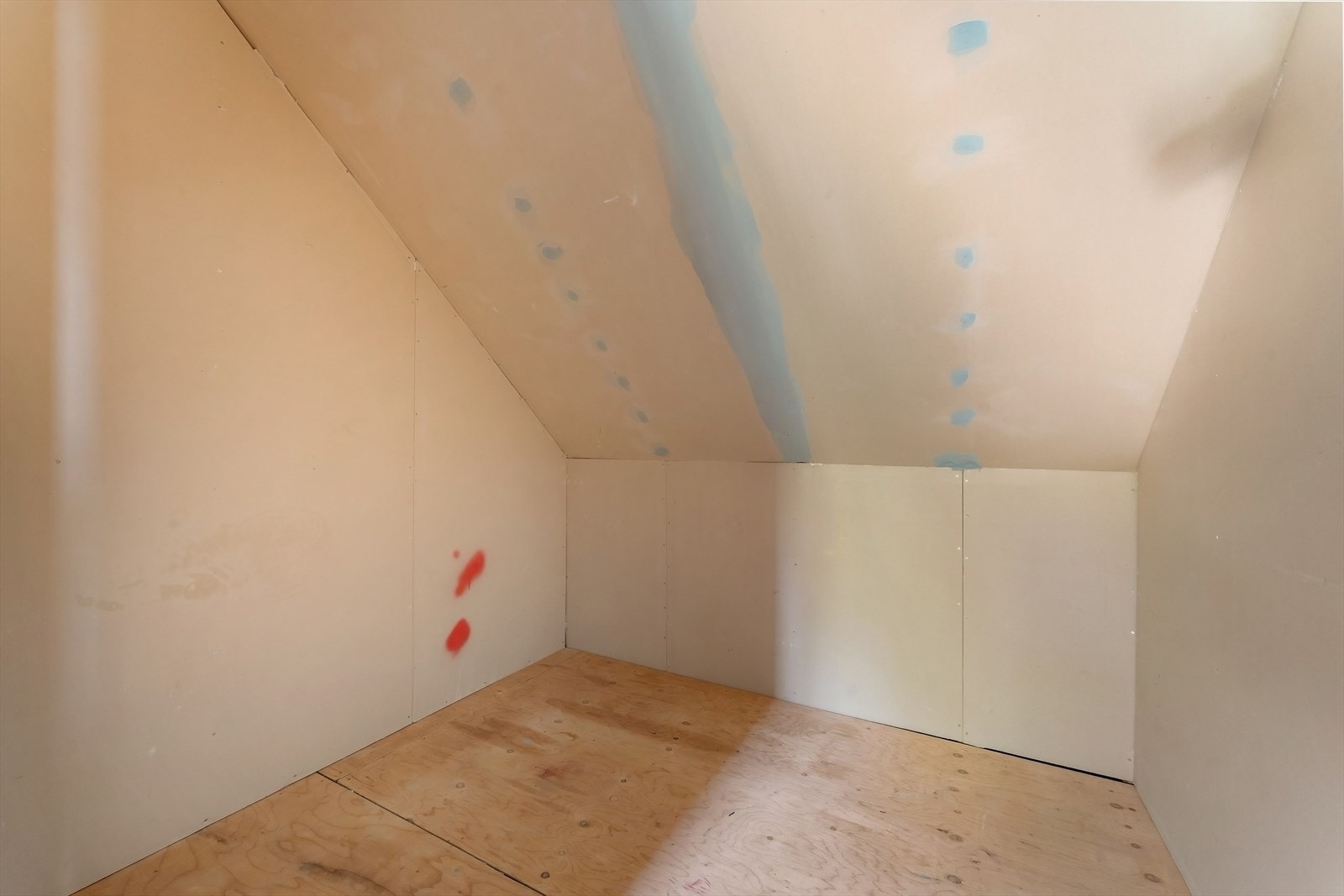 Bod i loftsetasje Galleribilde