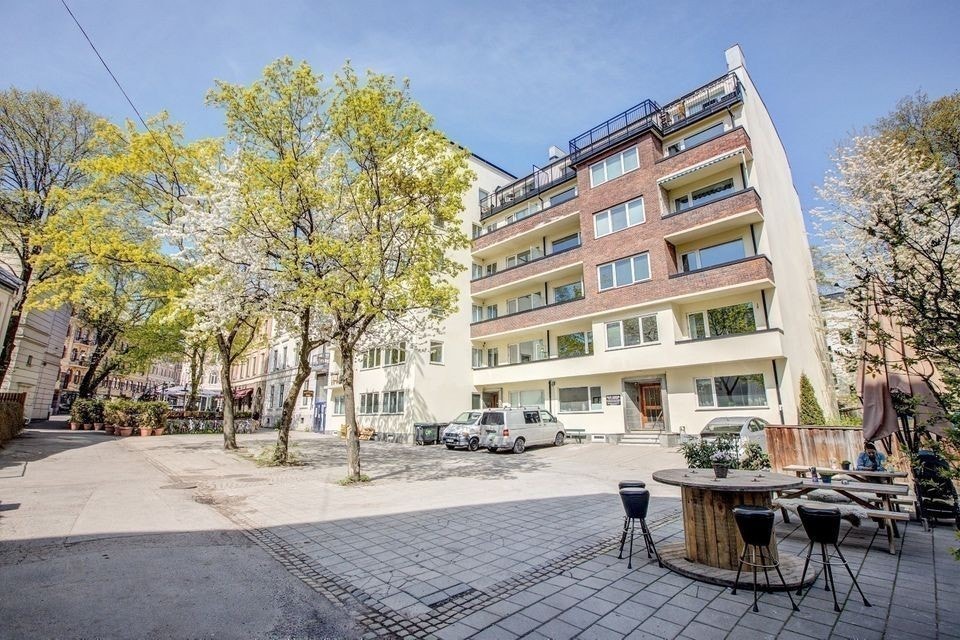 Fasade - Inngang på venstre siden. Galleribilde
