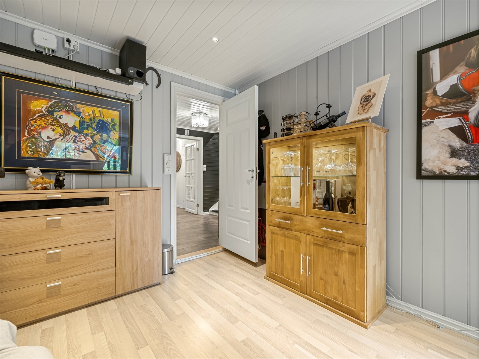 Soverom 3 har lyse overflater og oppleves som lyst og luftig. Galleribilde