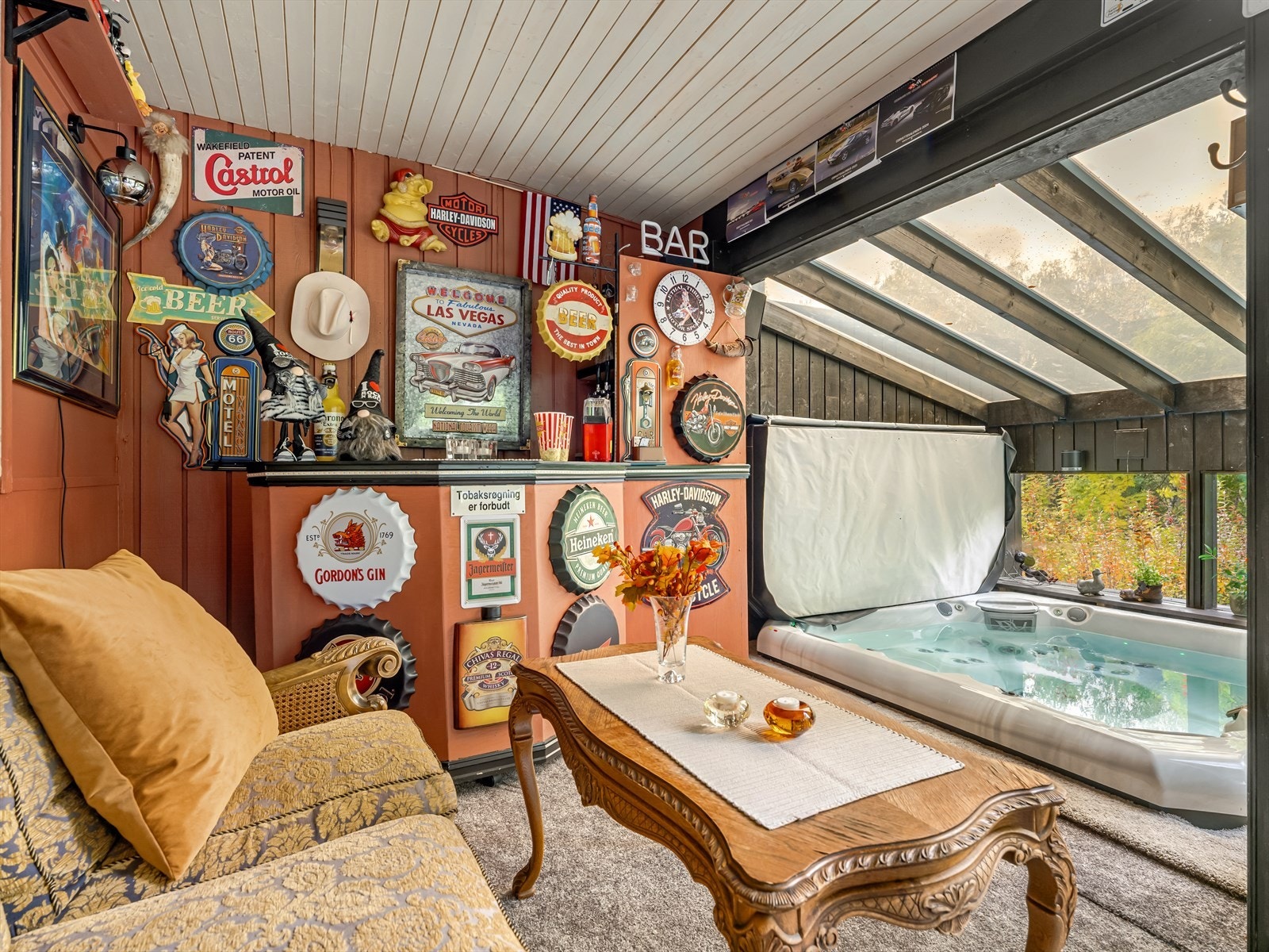 Her kan du skape din egen oase med en trivelig sofagruppe/sittegruppe ved siden av jacuzzien. Galleribilde
