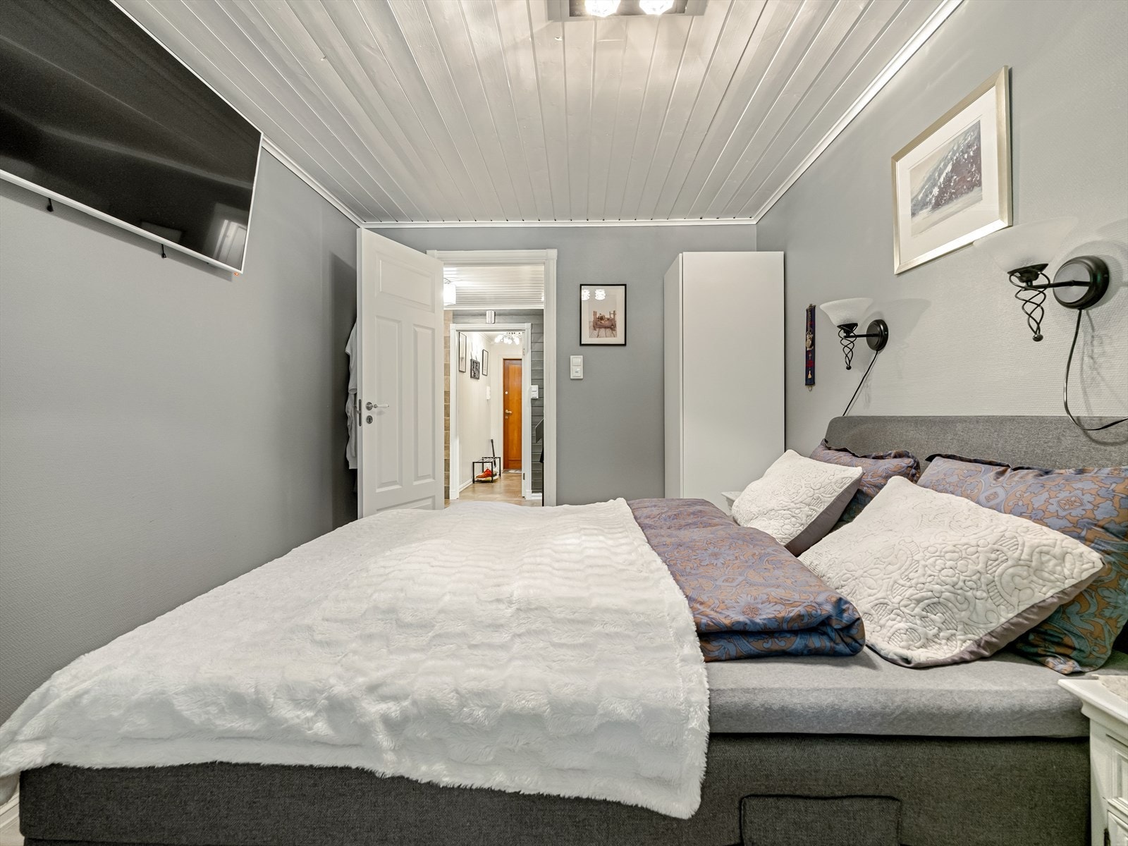 Det er også plass til å innrede med garderobeskap. Galleribilde