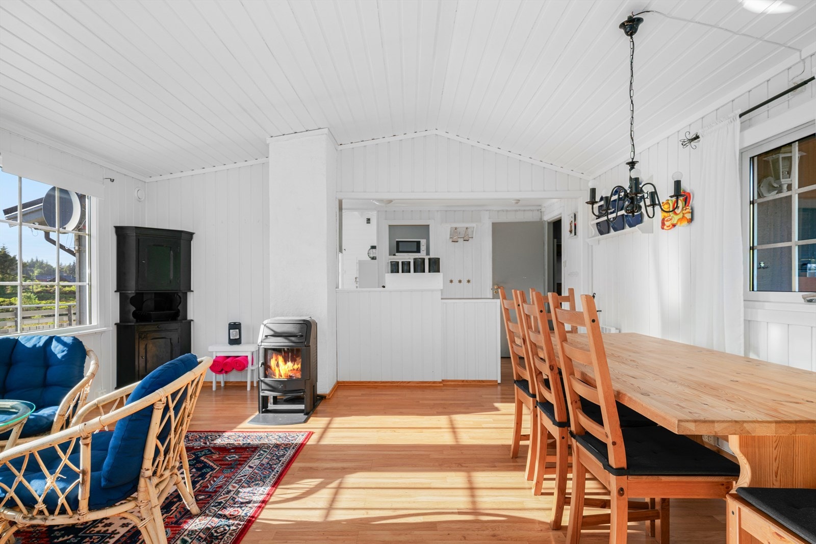 Effektiv oppvarming med vedfyring. Galleribilde