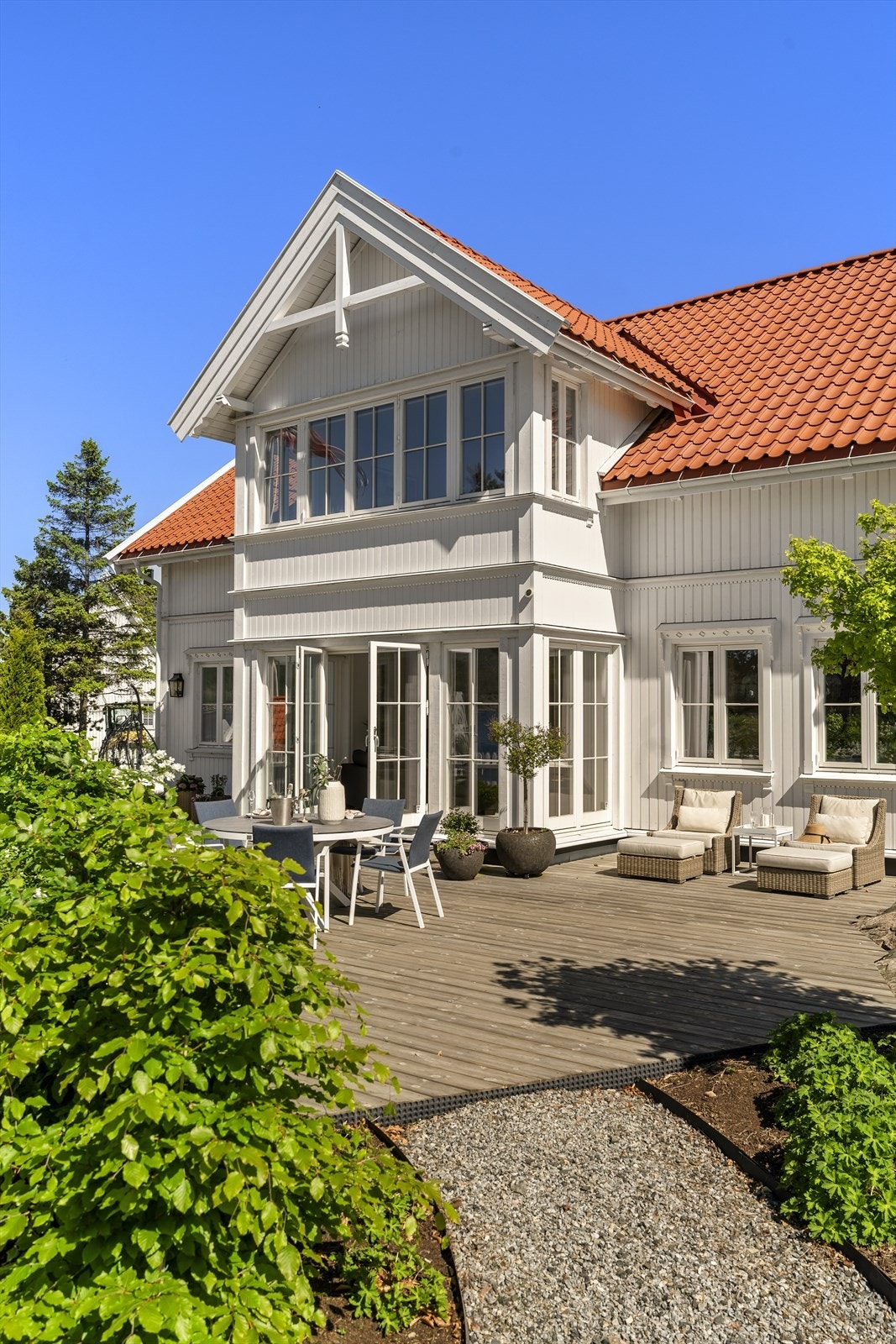 Boligen har en klassisk og tidløs arkitektur. Galleribilde