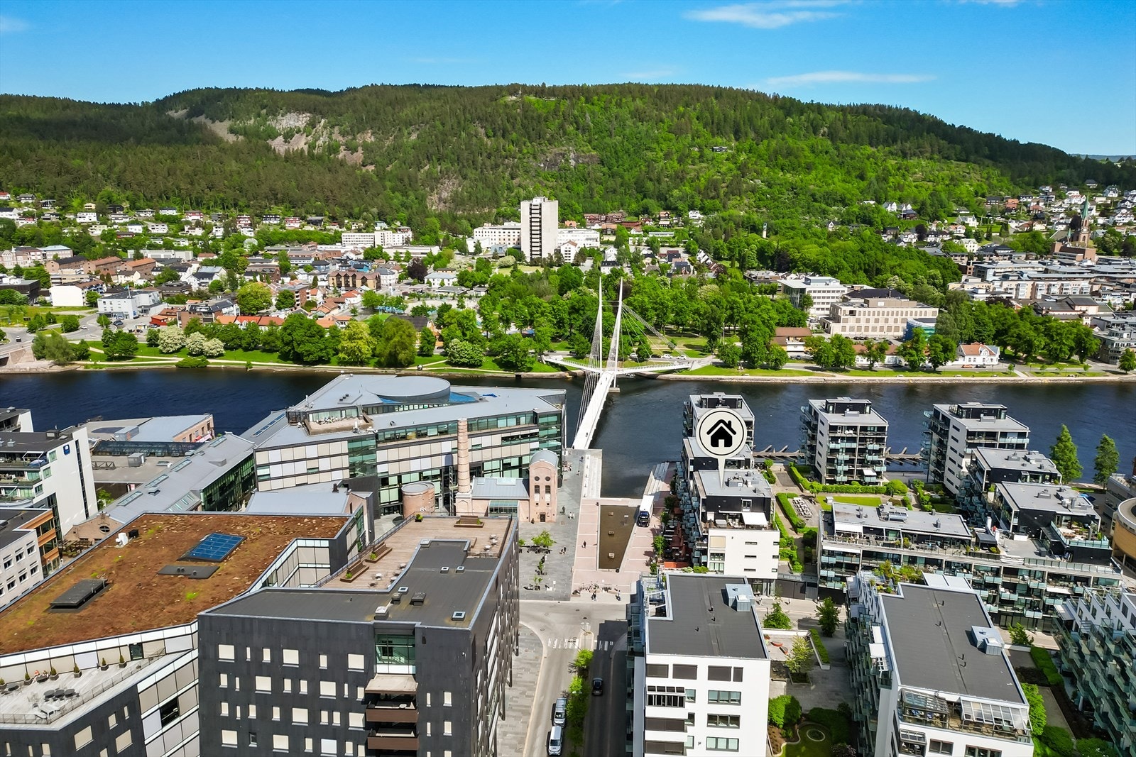 Her bor du i hjertet av en levende bydel, med kort vei til alt du trenger i hverdagen. Galleribilde