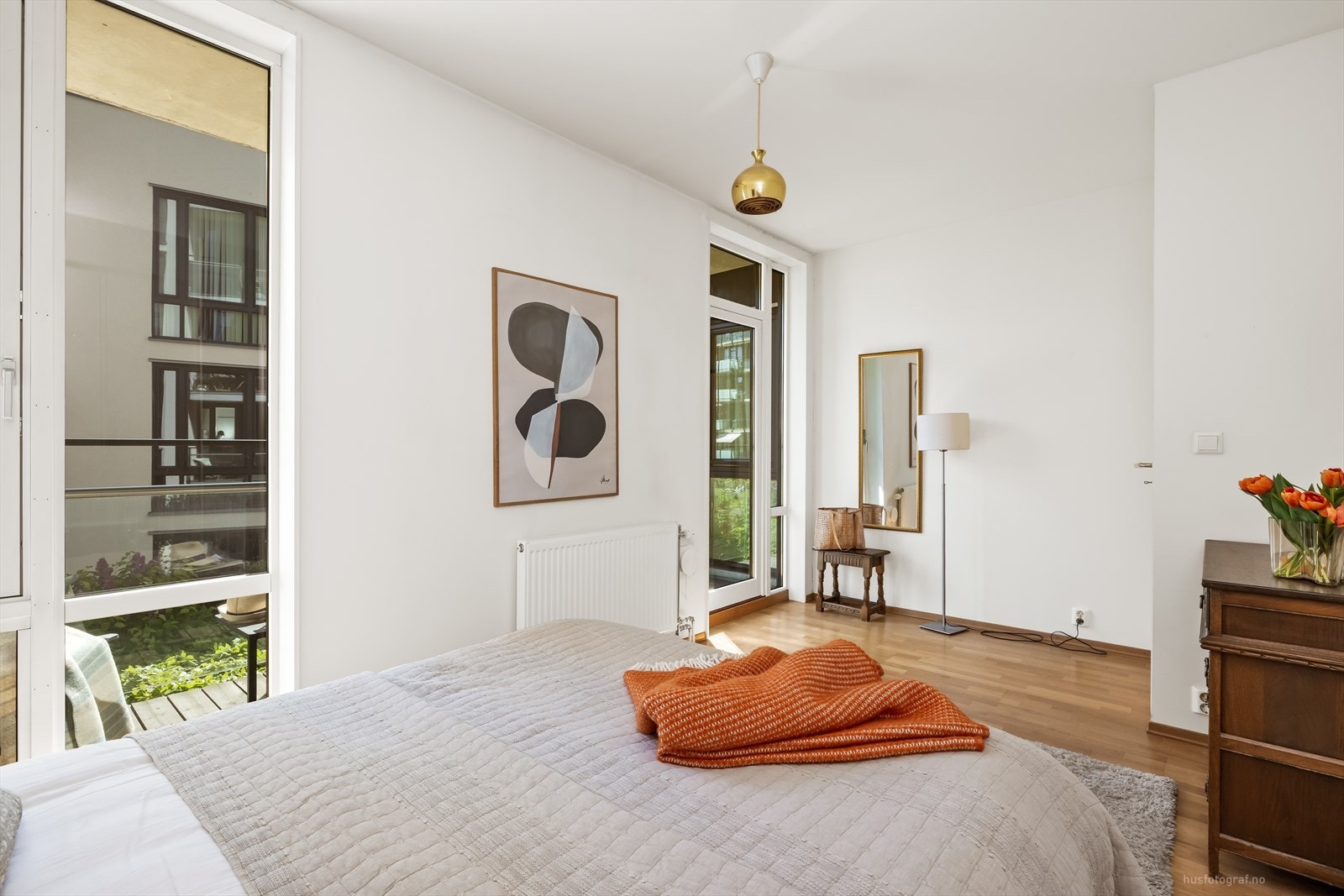 Fra soverommet er det direkte utgang til en egen balkong på 3,9 m². Galleribilde