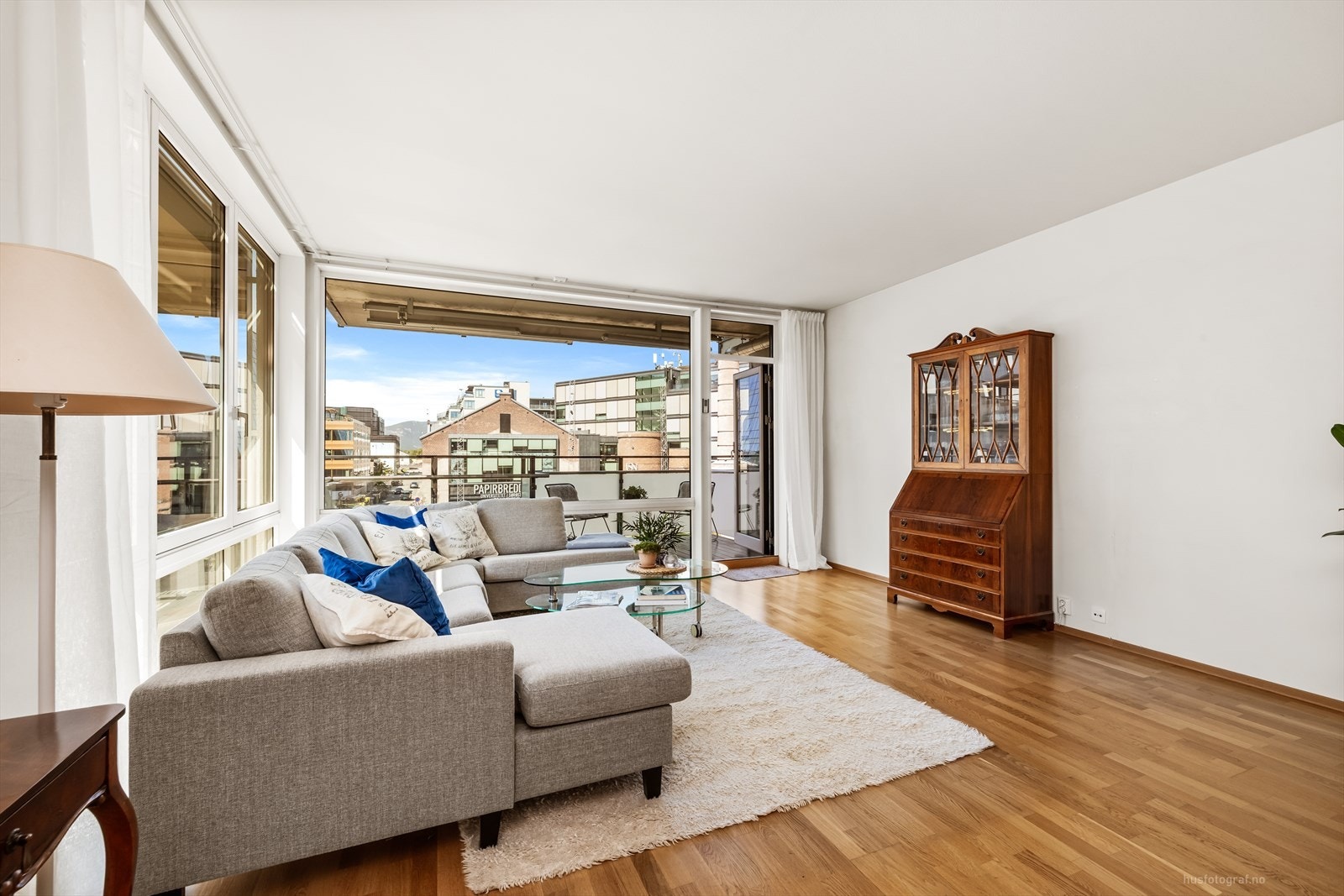 Fra stuen er det direkte utgang til en romslig balkong på 8,4 m². Galleribilde