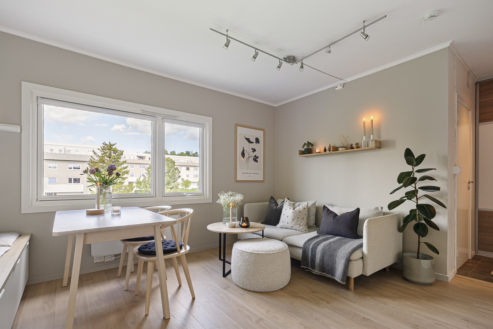 En pent vedlikeholdt og innbydende 2-roms med ettertraktet plassering på Byåsen og Havstad. Galleribilde
