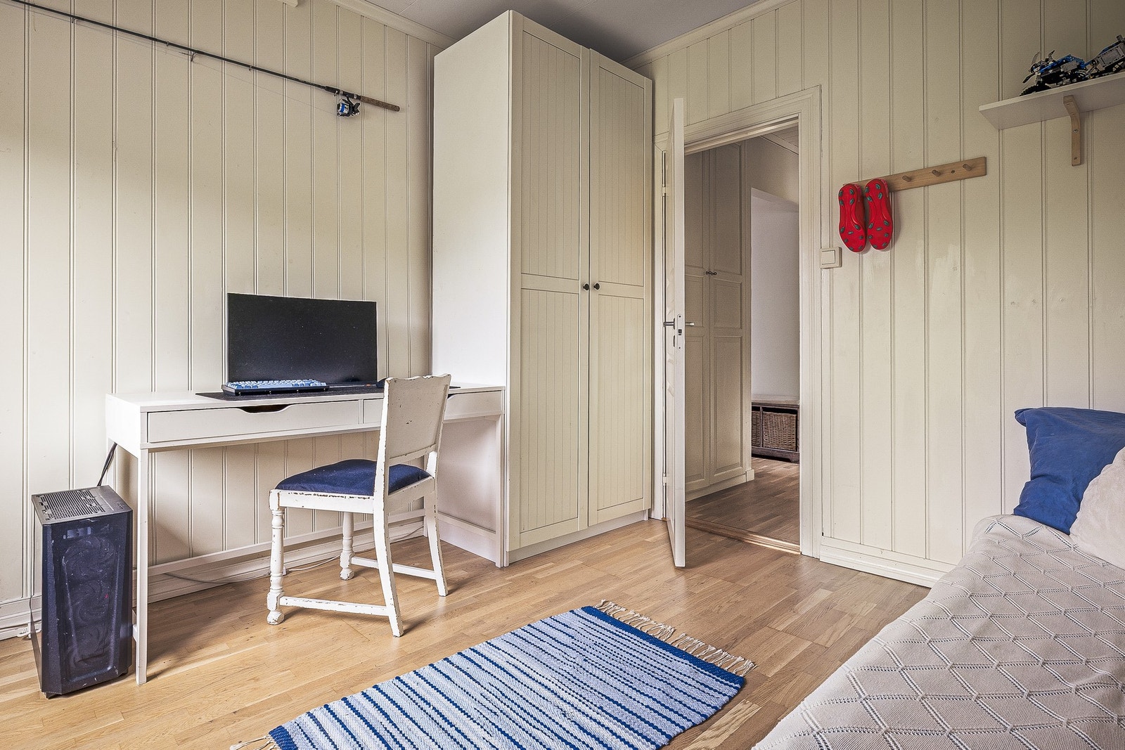 Garderobeskapene følger for øvrig handelen. Galleribilde