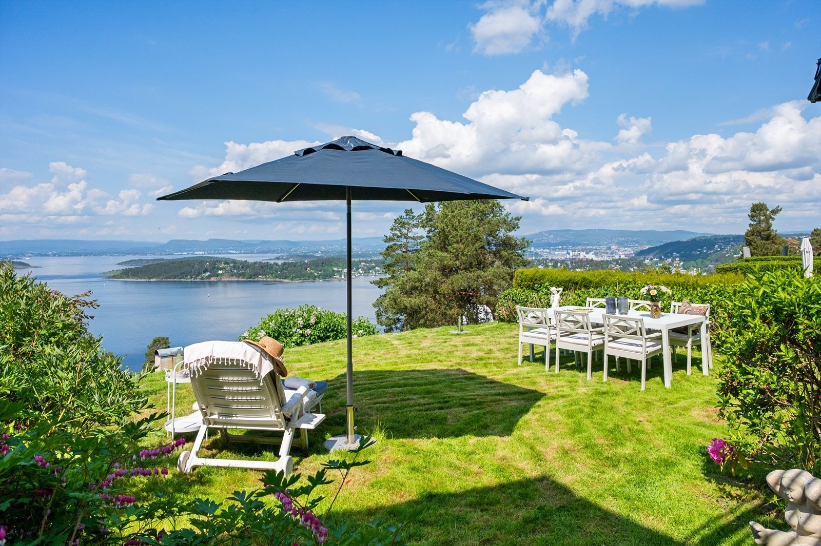 Dette er virkelig det perfekte stedet å nyte sommerdagene og den fantastiske utsikten. Galleribilde