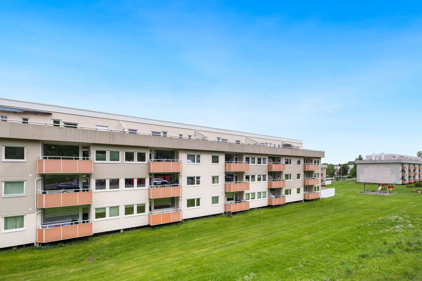 Velkommen til Johan Falkbergets vei 9b! Heimdal Eiendomsmegling v/ Leo Olufsen presenterer en lys og innholdsrik 2-roms b/l. (Foto: Interiørfoto) Galleribilde