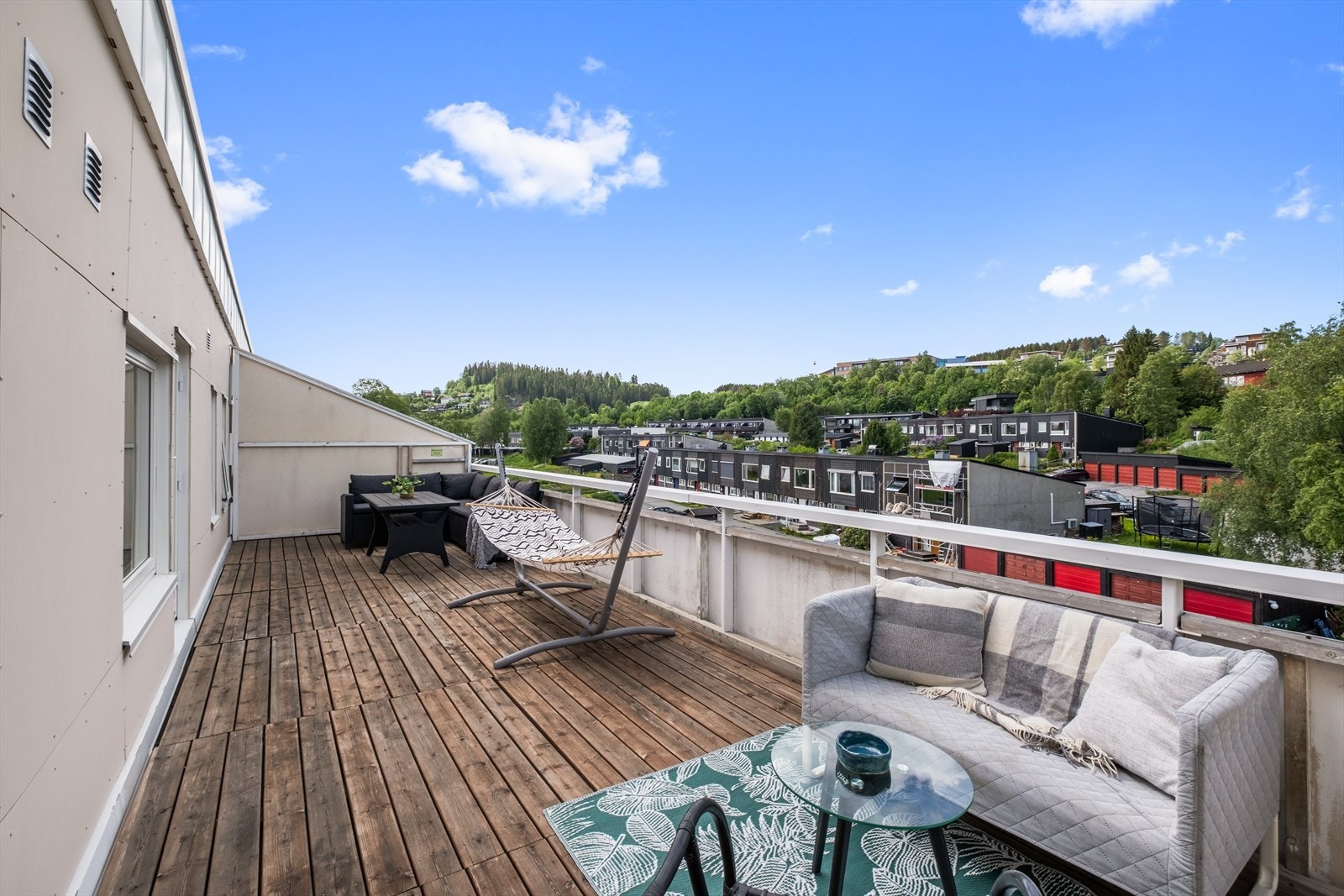Nyt vakkre sommerdager med fin utsikt og gode solforhold. Galleribilde