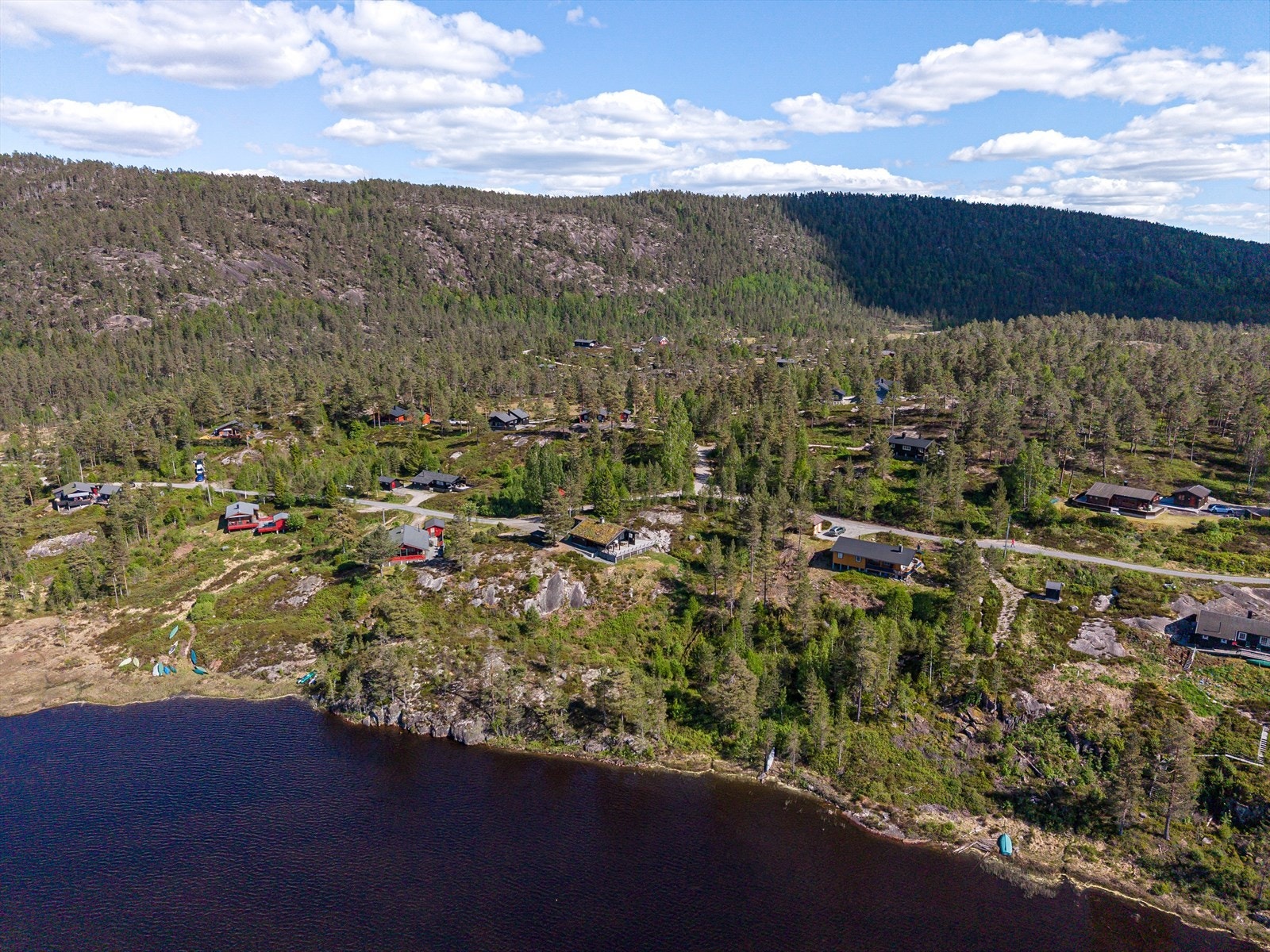 Sommerstid er det mulig å sykle den historiske jernbanestrekningen mellom Åmli og Treungen. Galleribilde