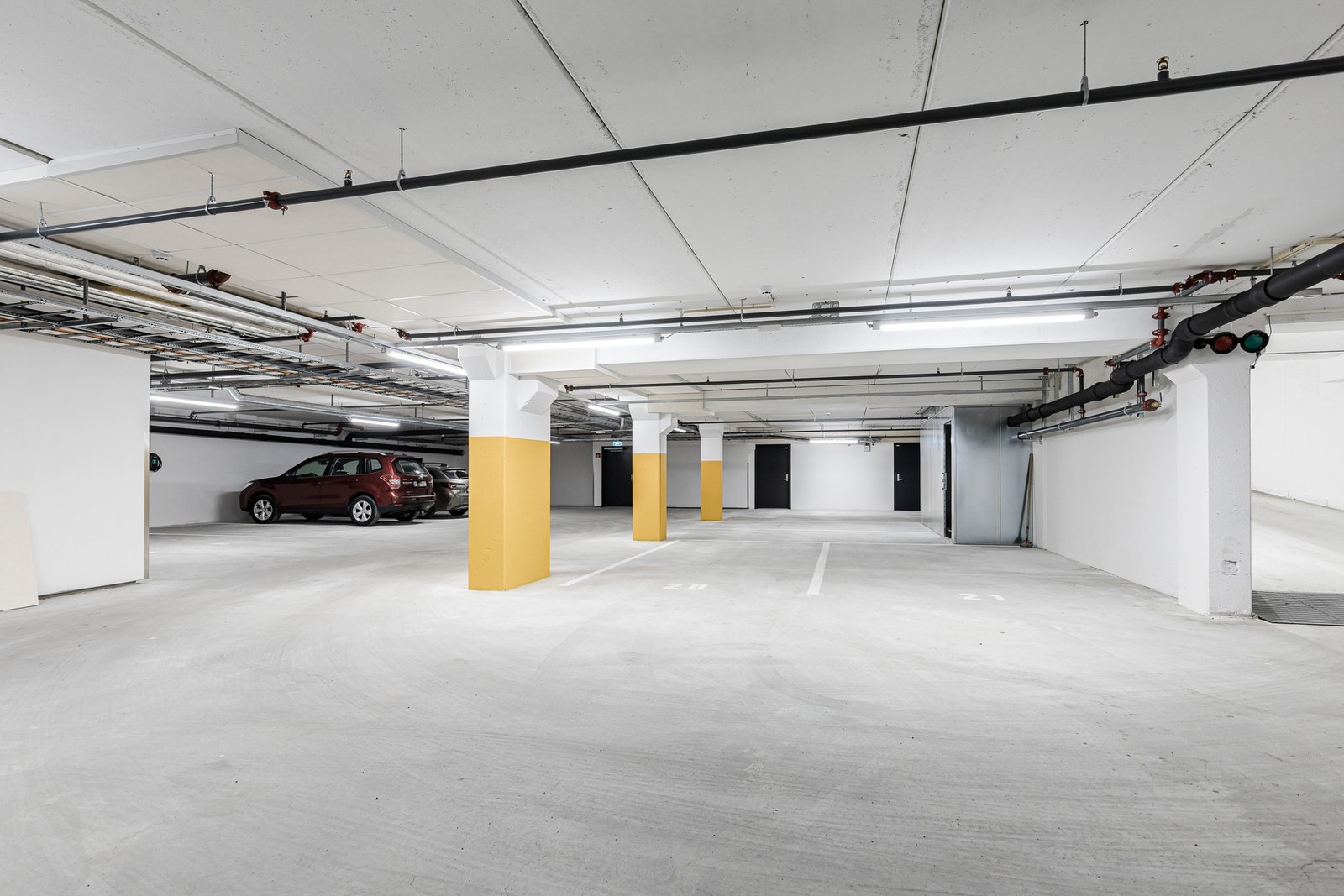 Det er mulighet for kjøp av parkering i felles garasjeanlegg. Galleribilde