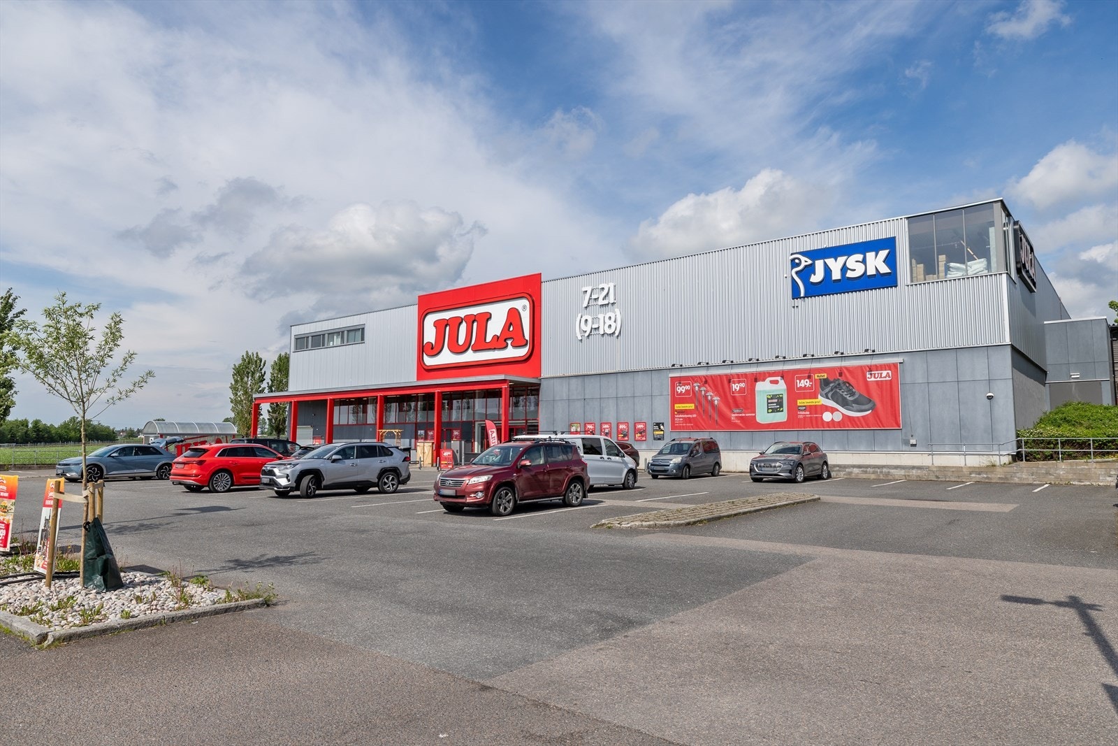 Kort vei unna ligger også det populære Pindsle-området, som de senere årene har utviklet seg til et attraktivt handels- og aktivitetsområde. Galleribilde