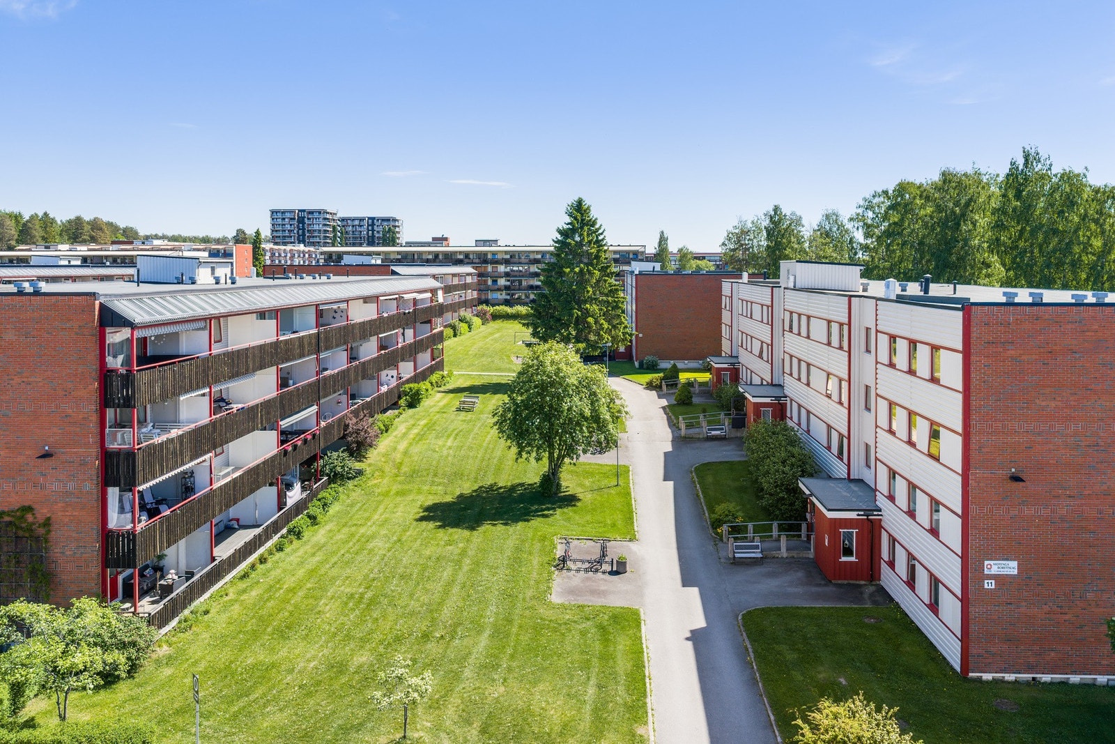 Eiendommen ligger i et godt etablert boligområde på Hamar Vest. Galleribilde